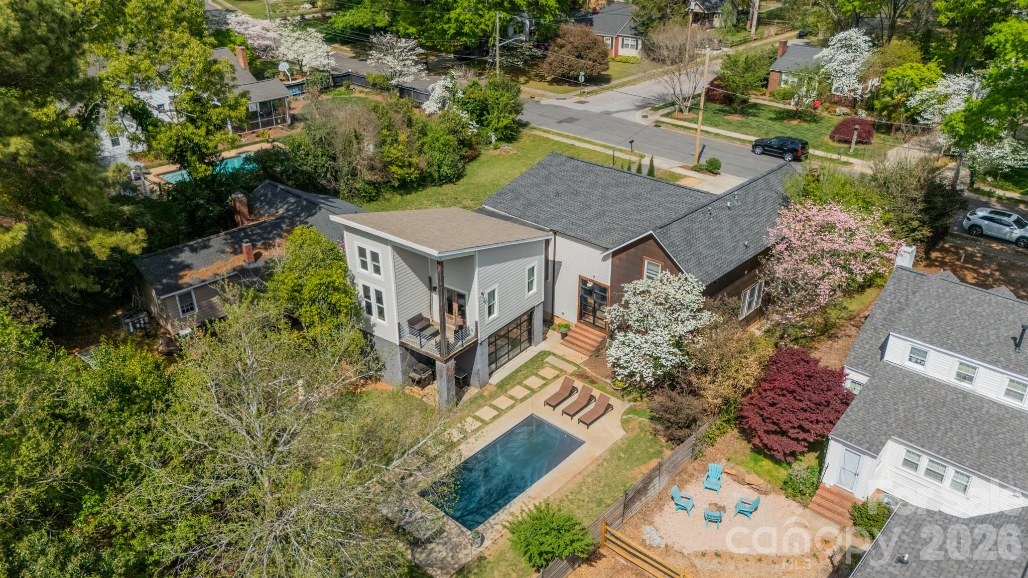 521 Forest Lane