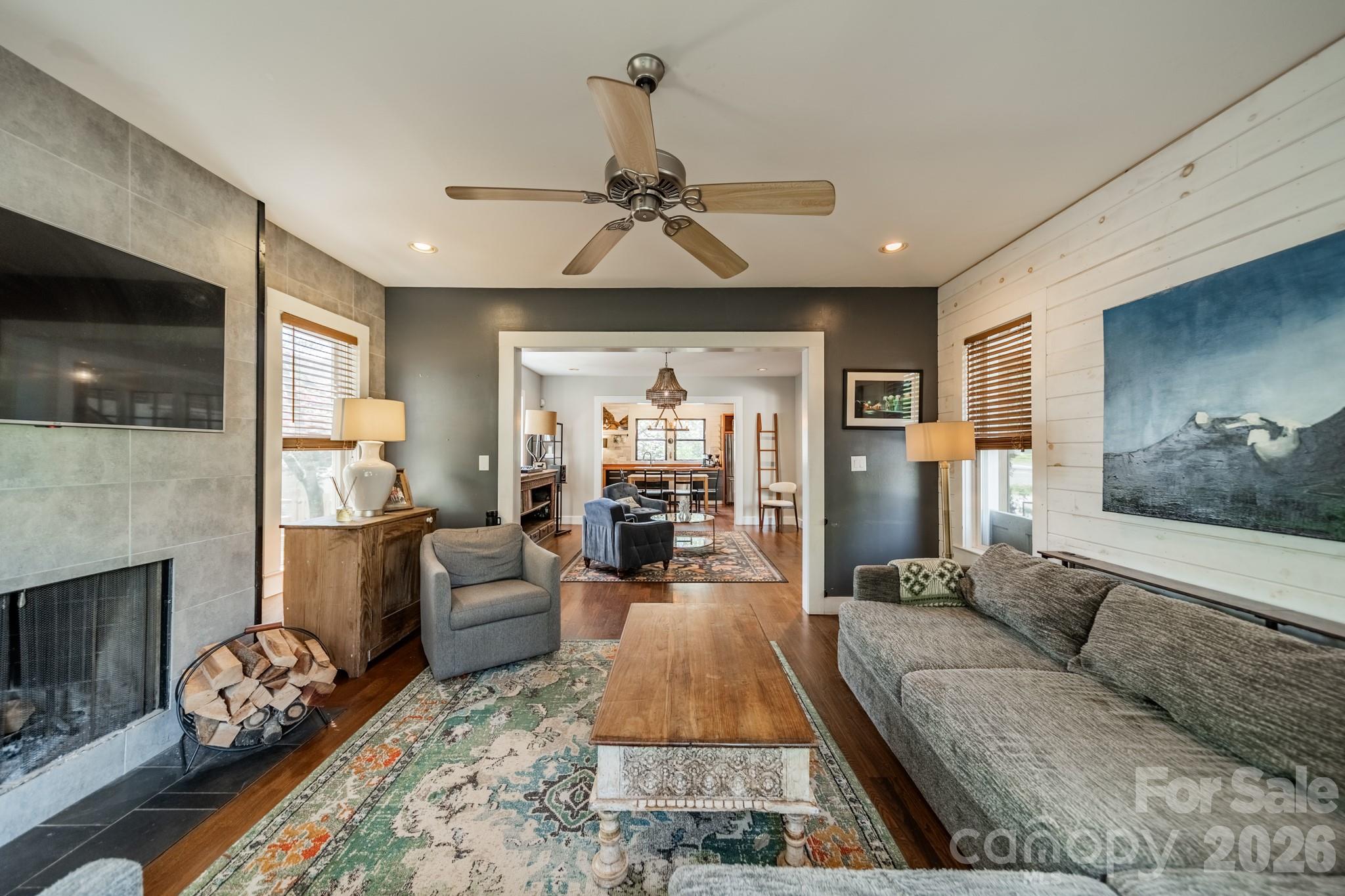 521 Forest Lane