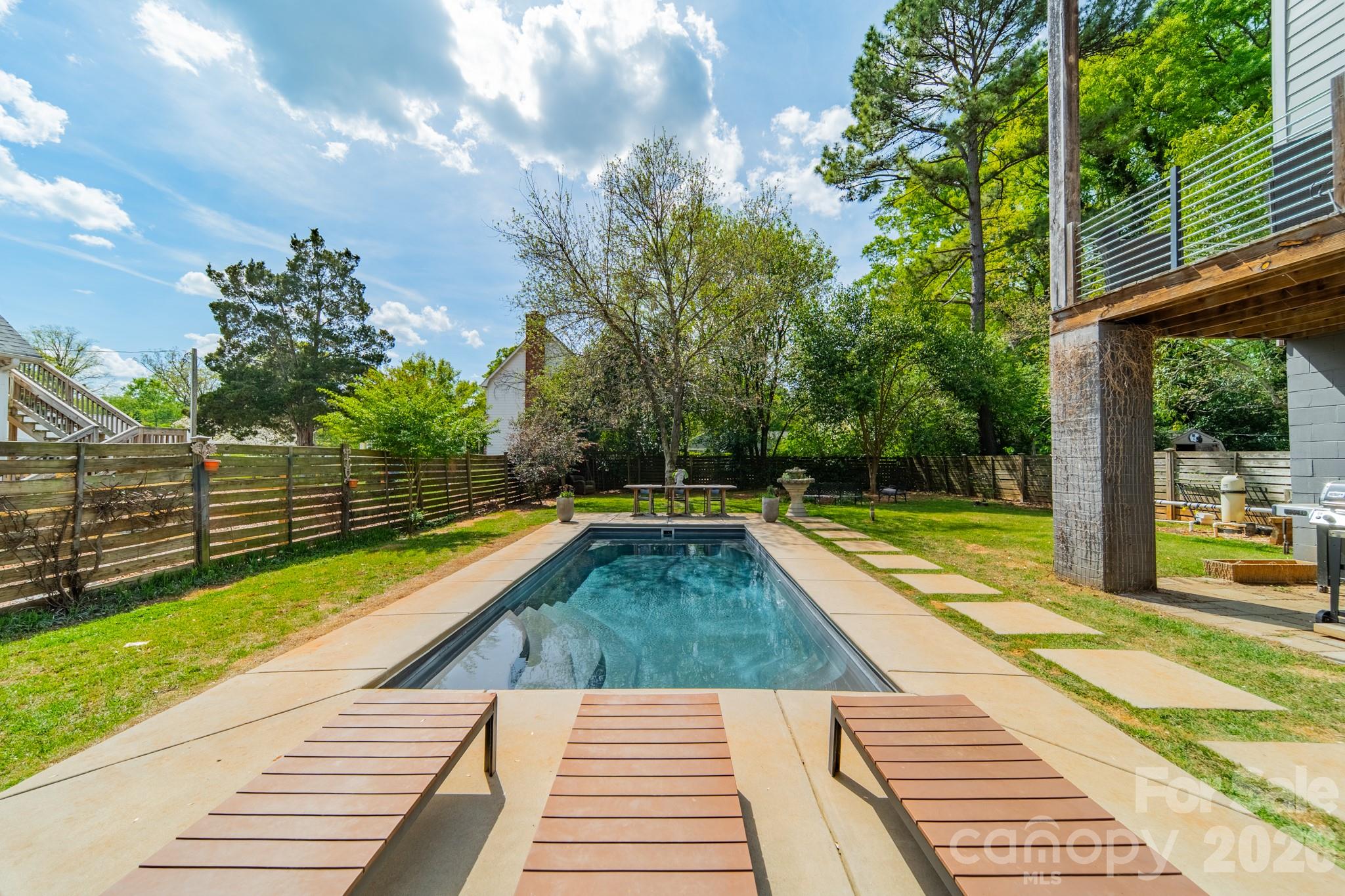 521 Forest Lane