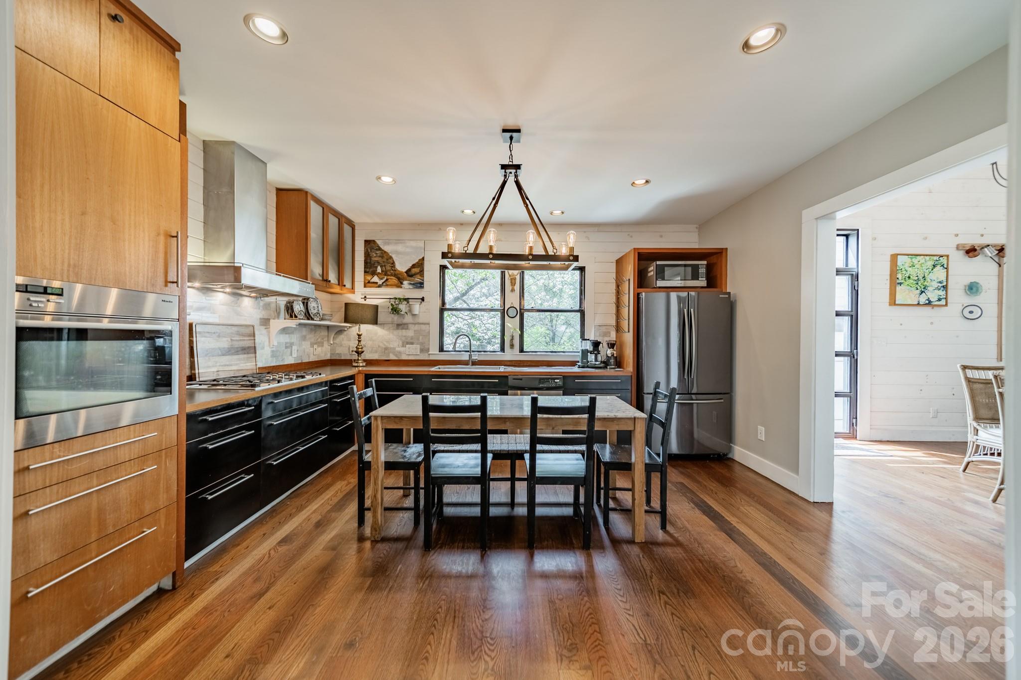 521 Forest Lane