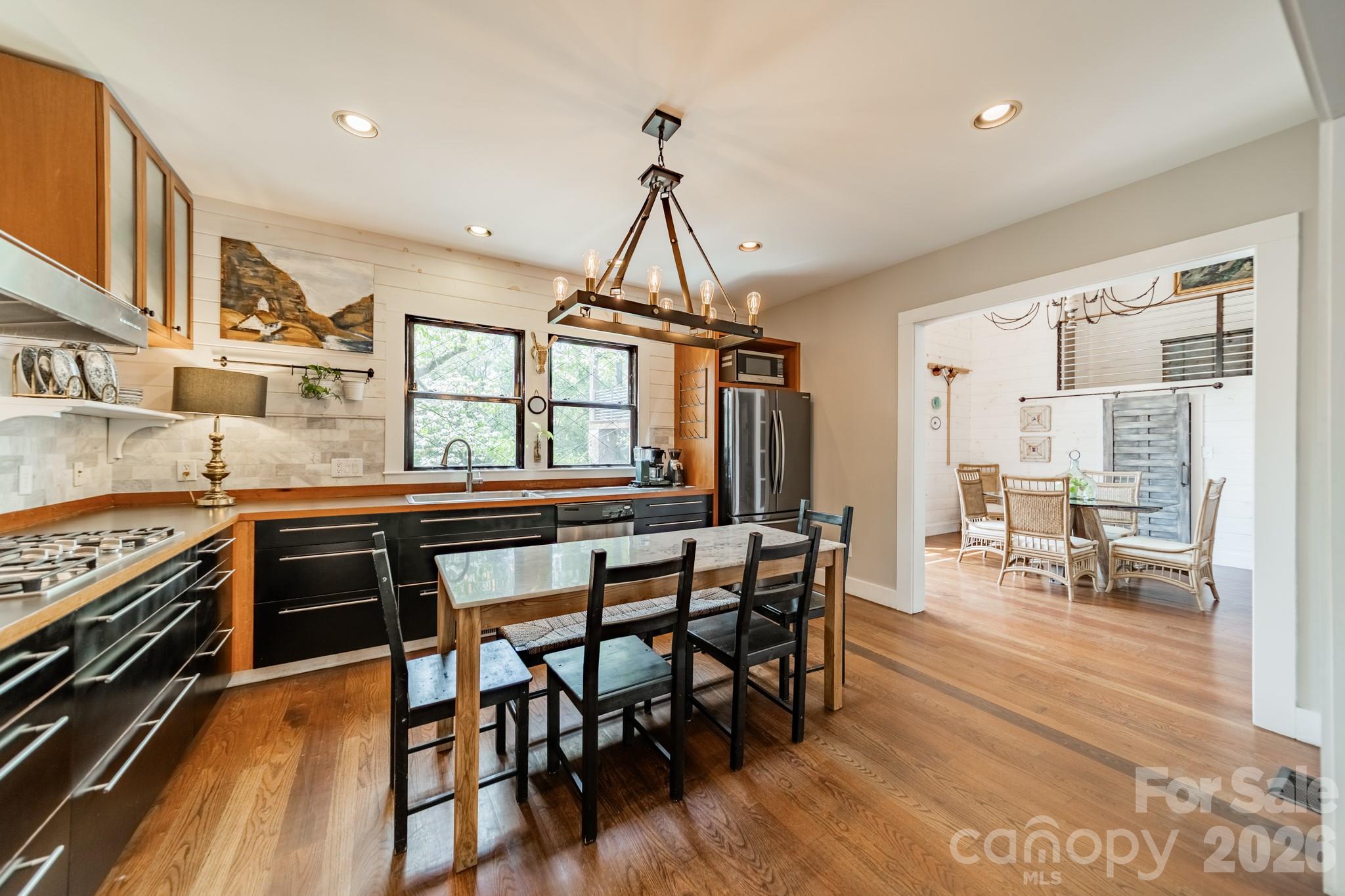 521 Forest Lane