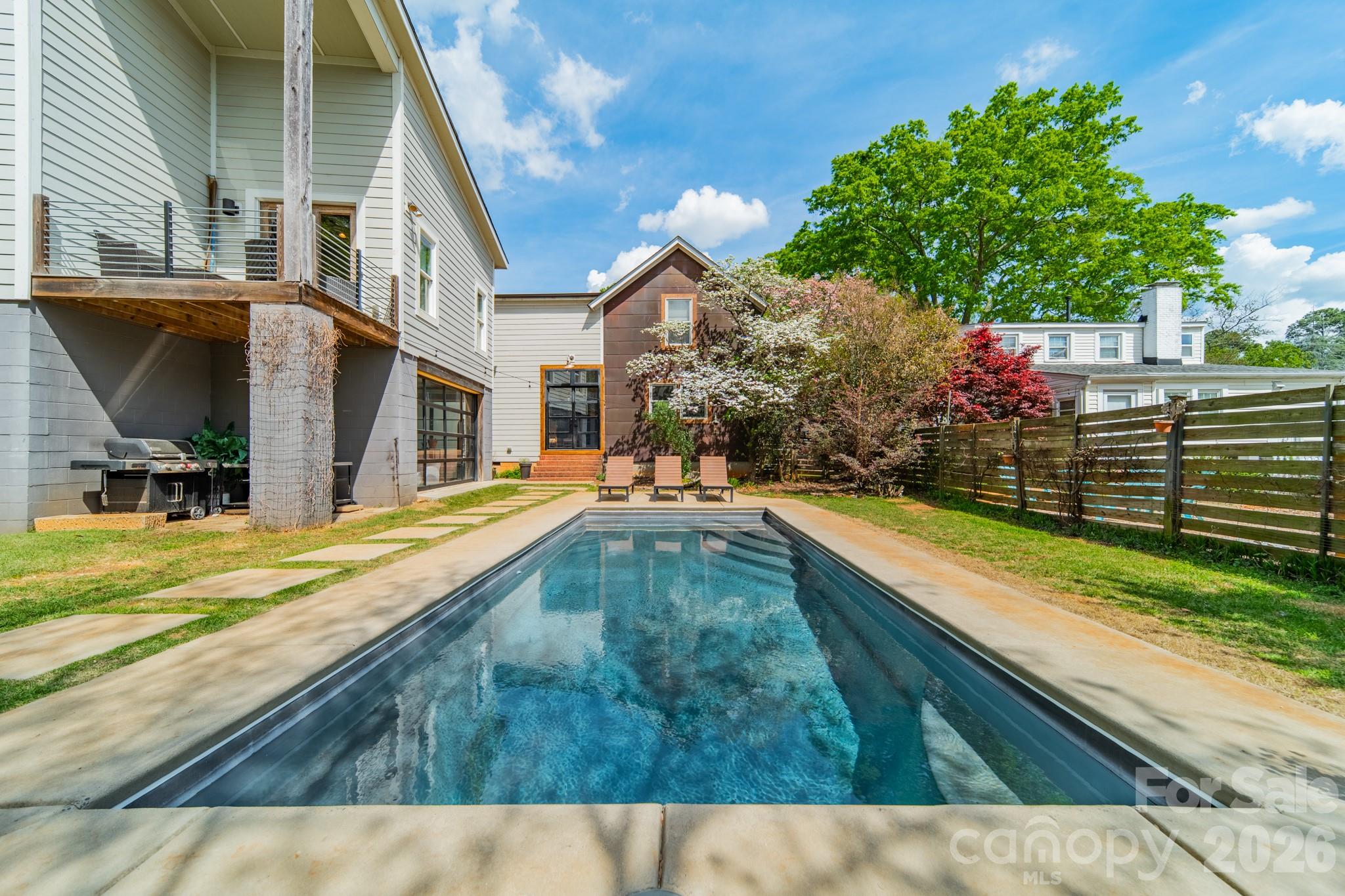 521 Forest Lane