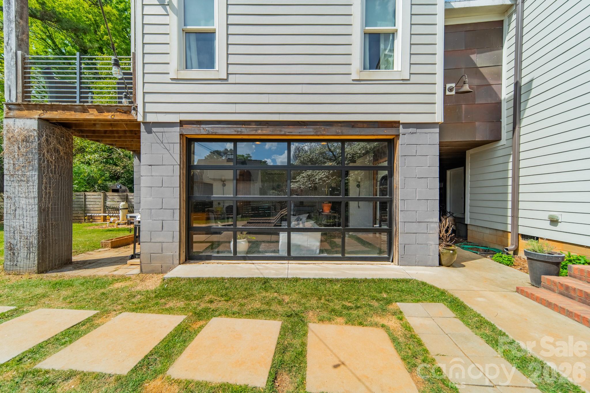 521 Forest Lane