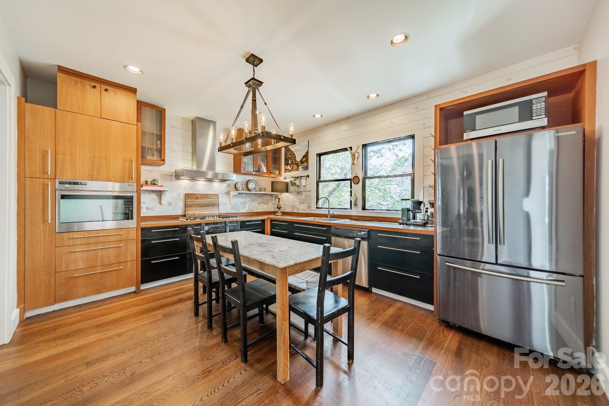521 Forest Lane