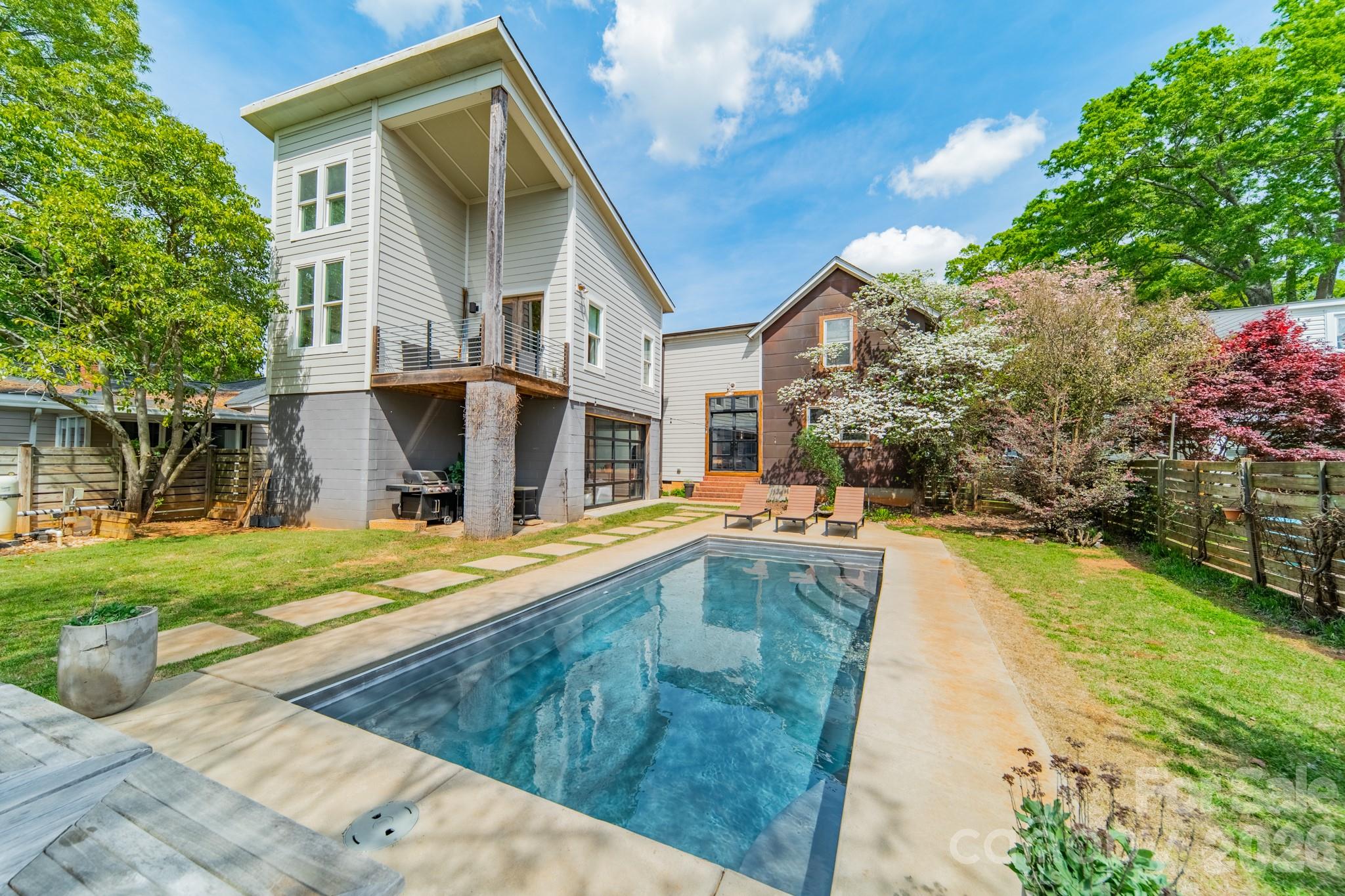 521 Forest Lane