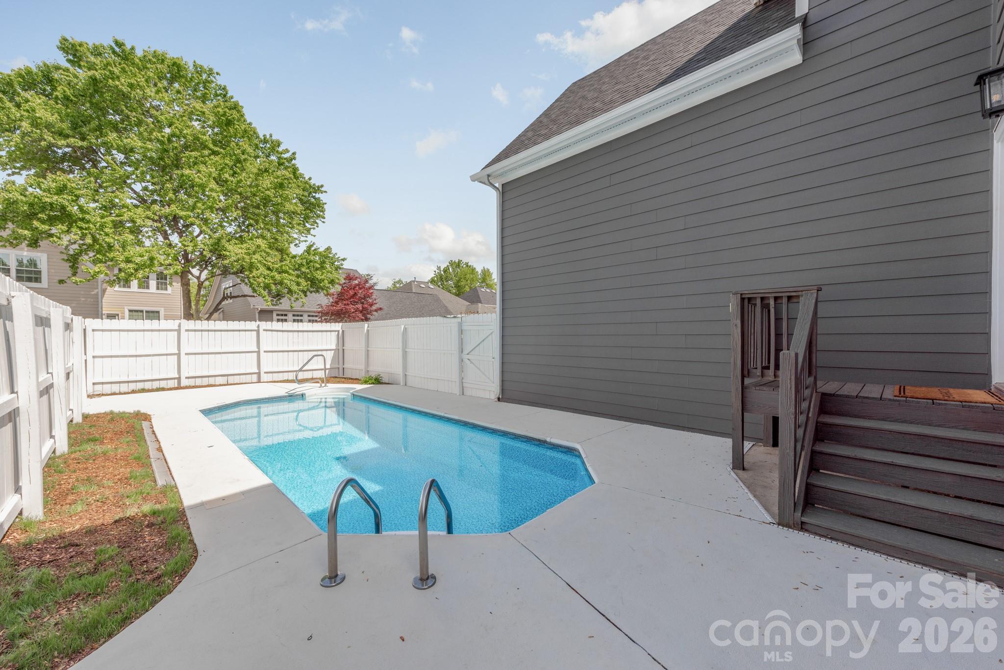 17005 Carlton Way Road