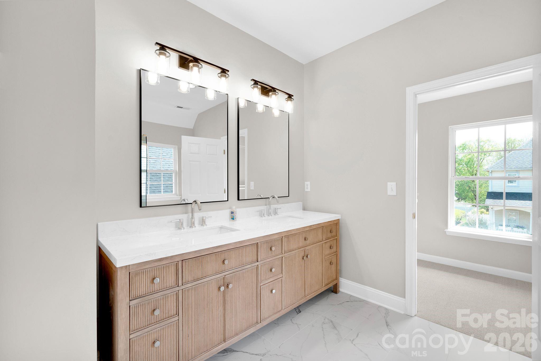 17005 Carlton Way Road