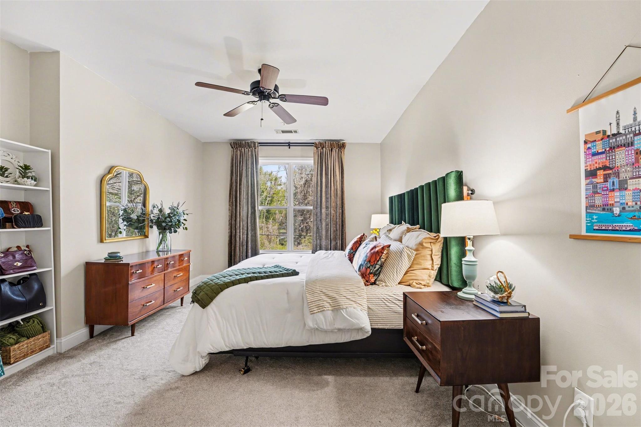 1000 E Woodlawn Road Unit: 111