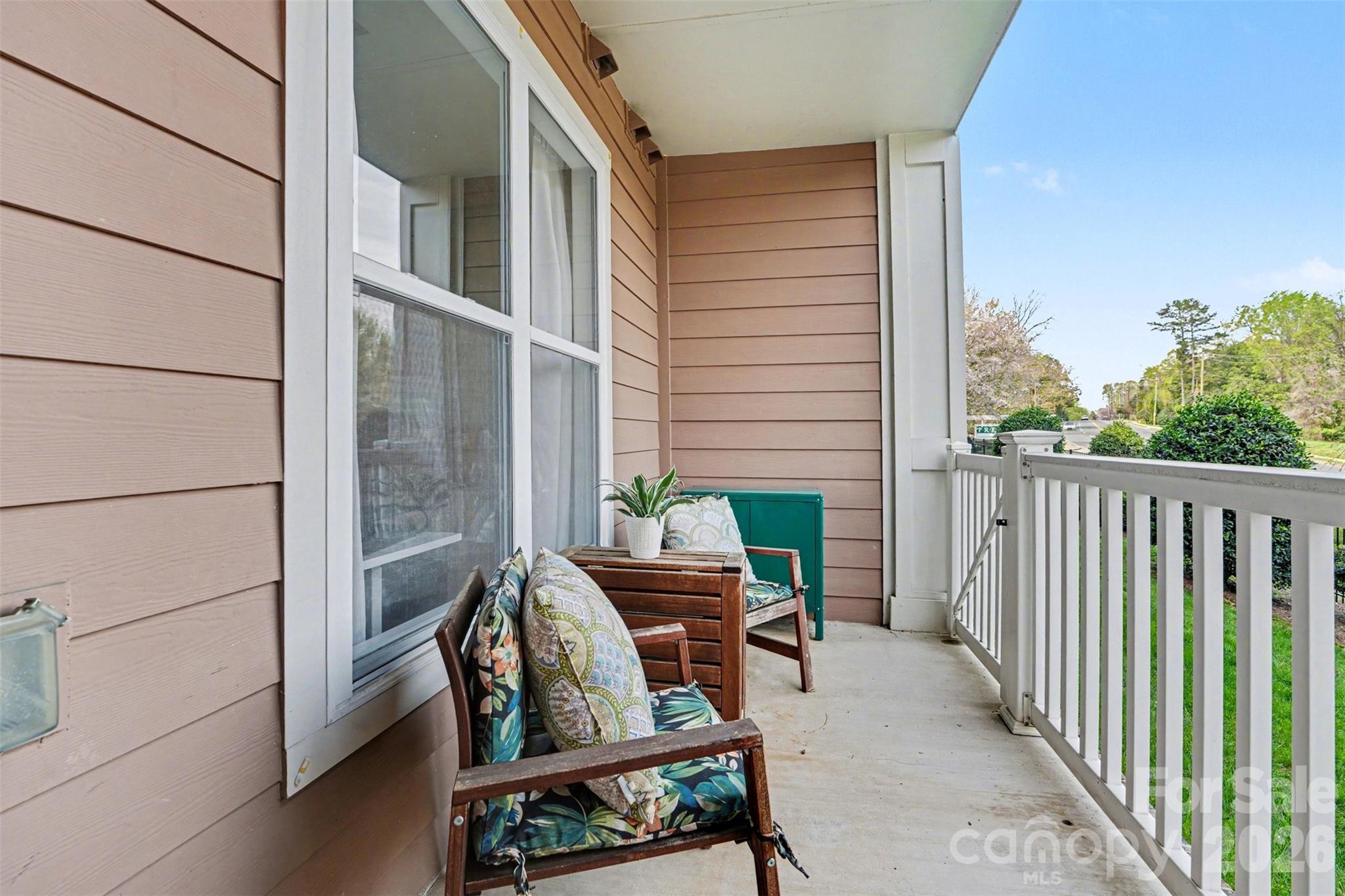 1000 E Woodlawn Road Unit: 111