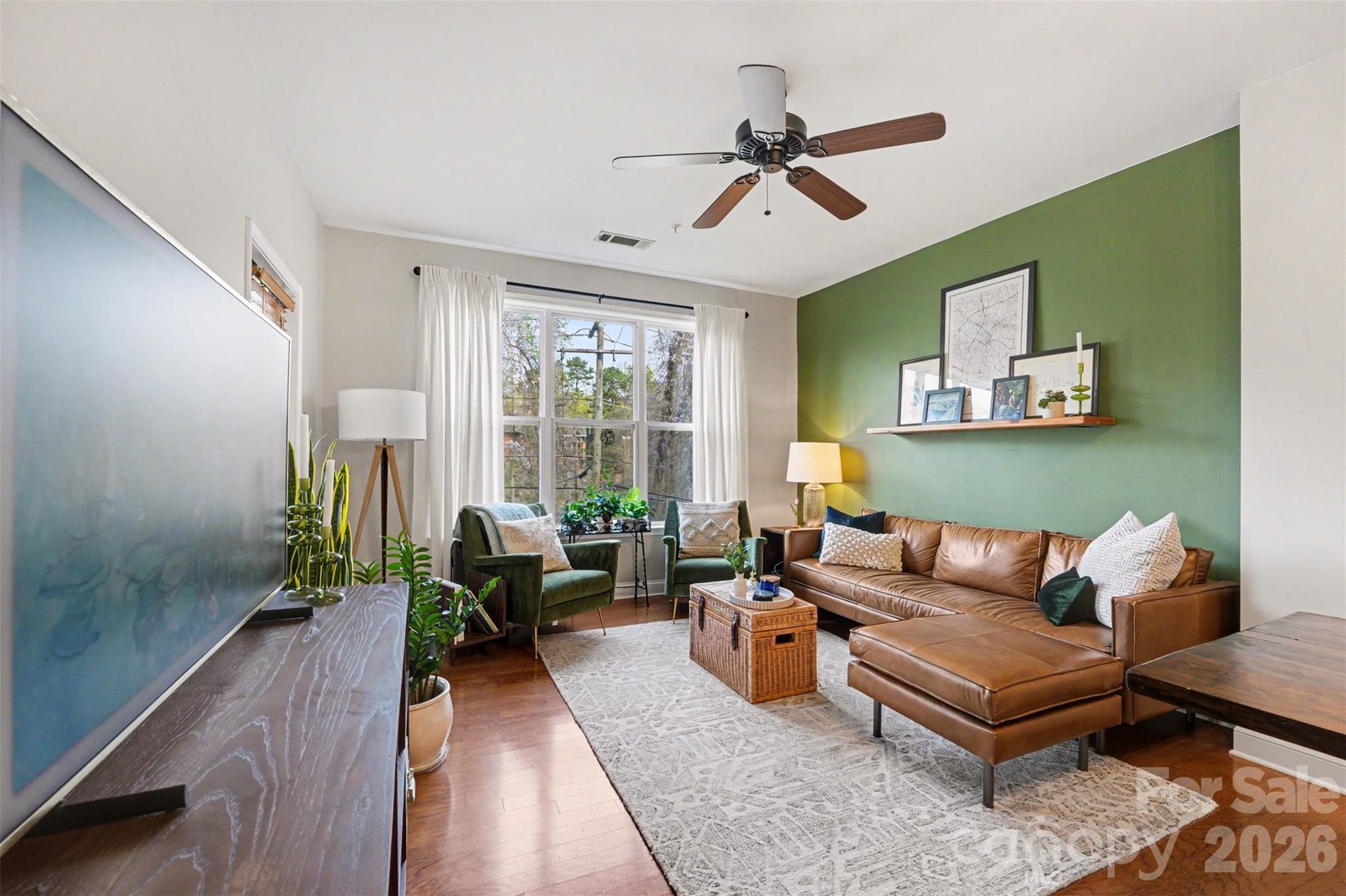 1000 E Woodlawn Road Unit: 111