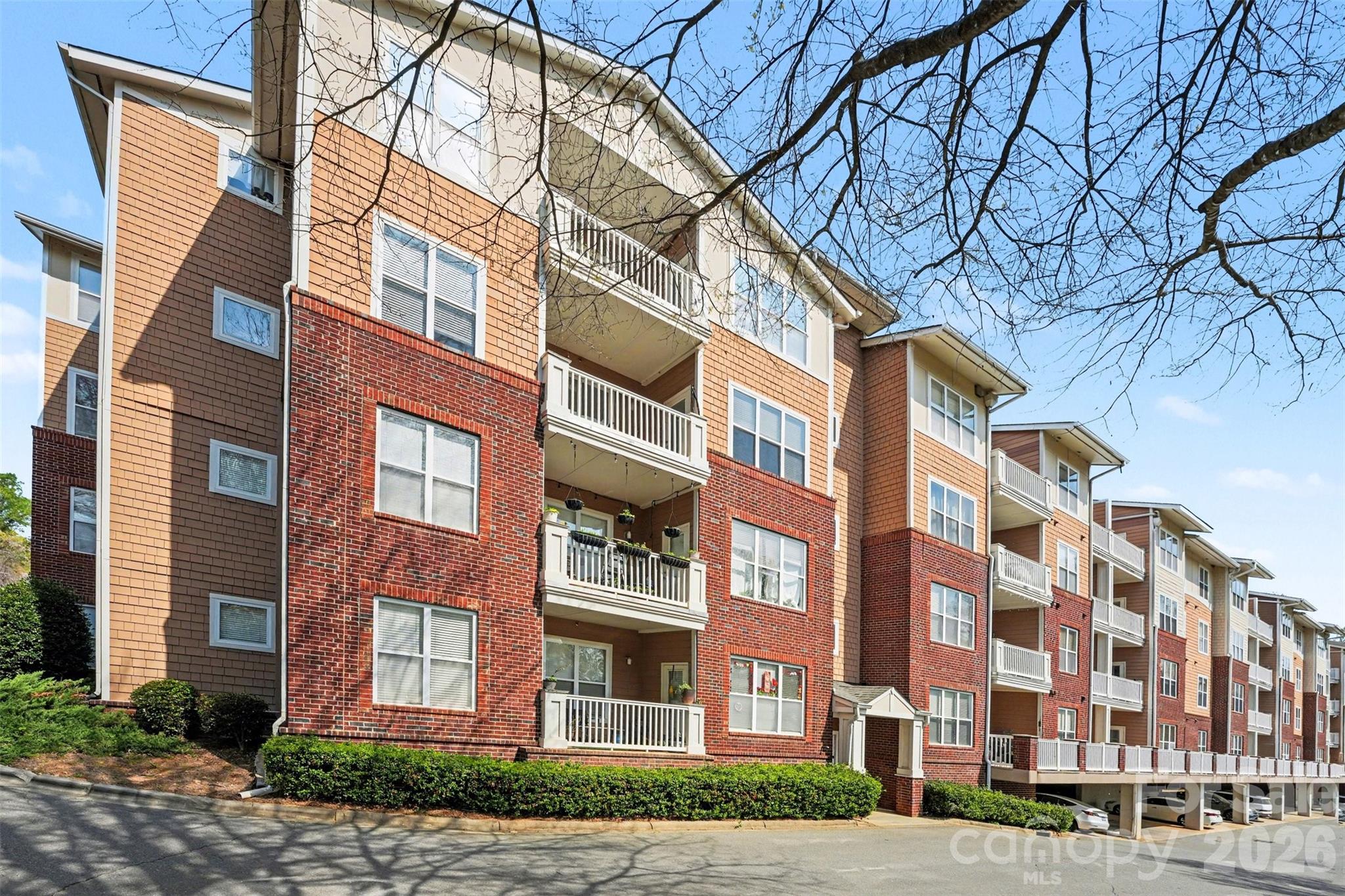 1000 E Woodlawn Road Unit: 111