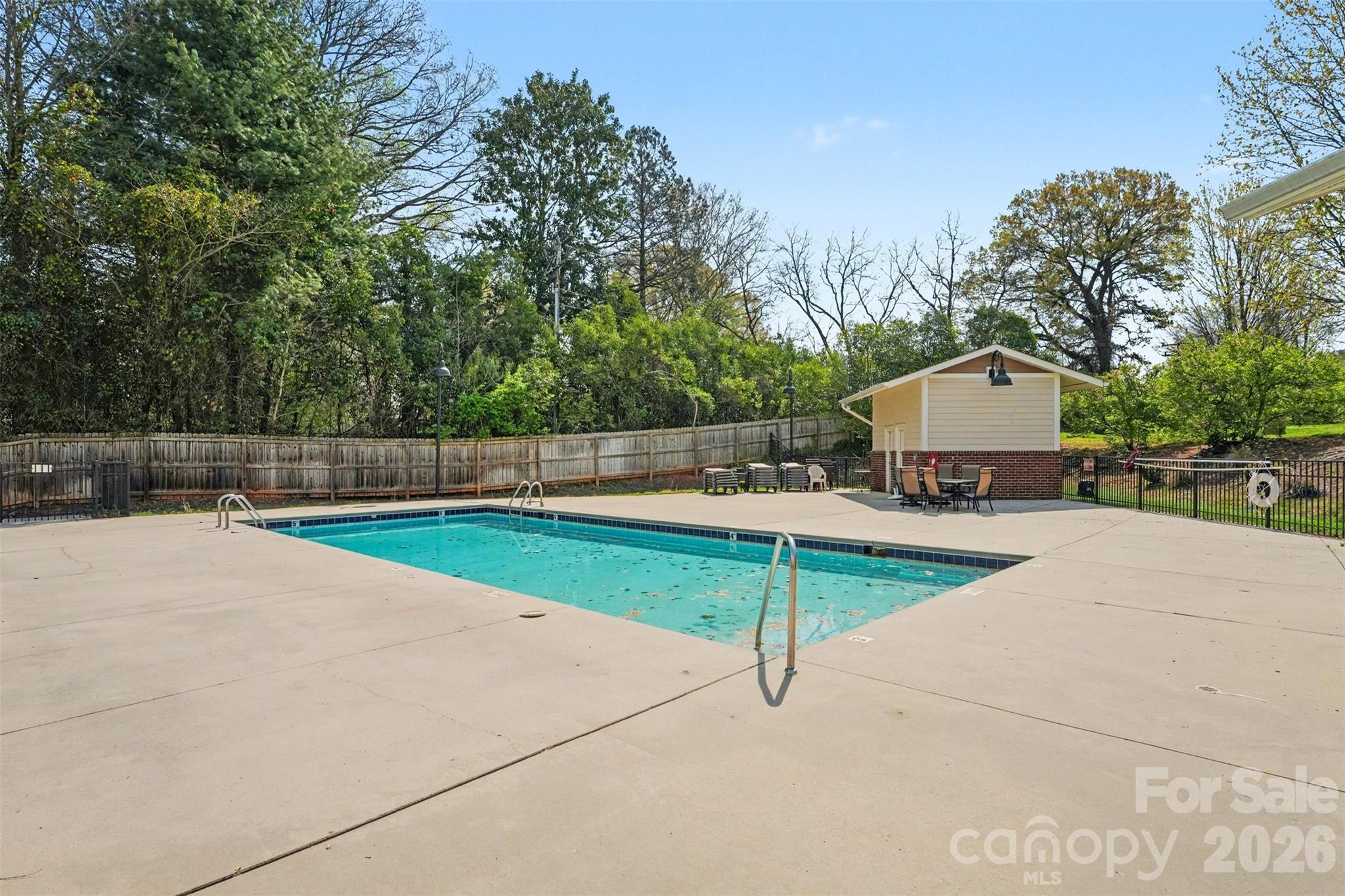 1000 E Woodlawn Road Unit: 111