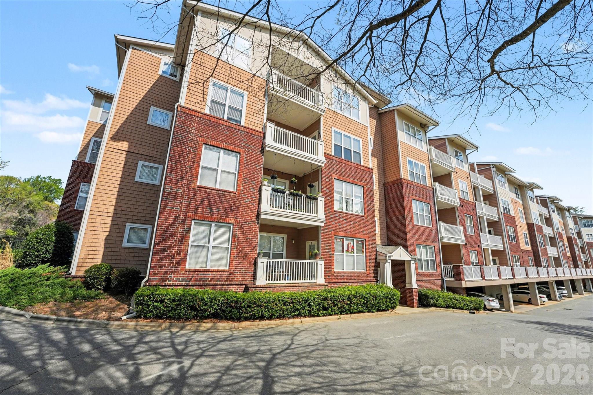 1000 E Woodlawn Road Unit: 111