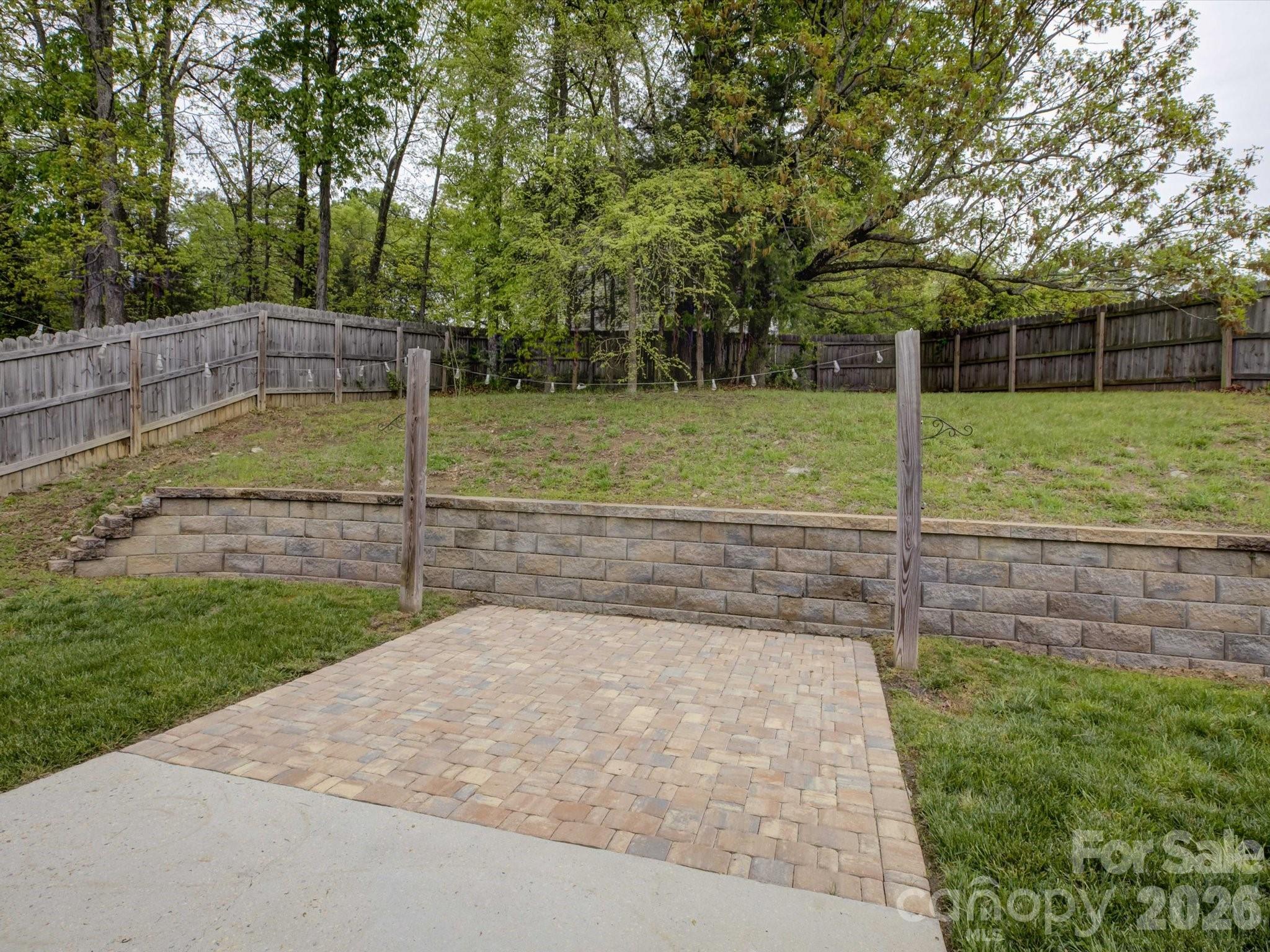 1530 Hollythorne Drive