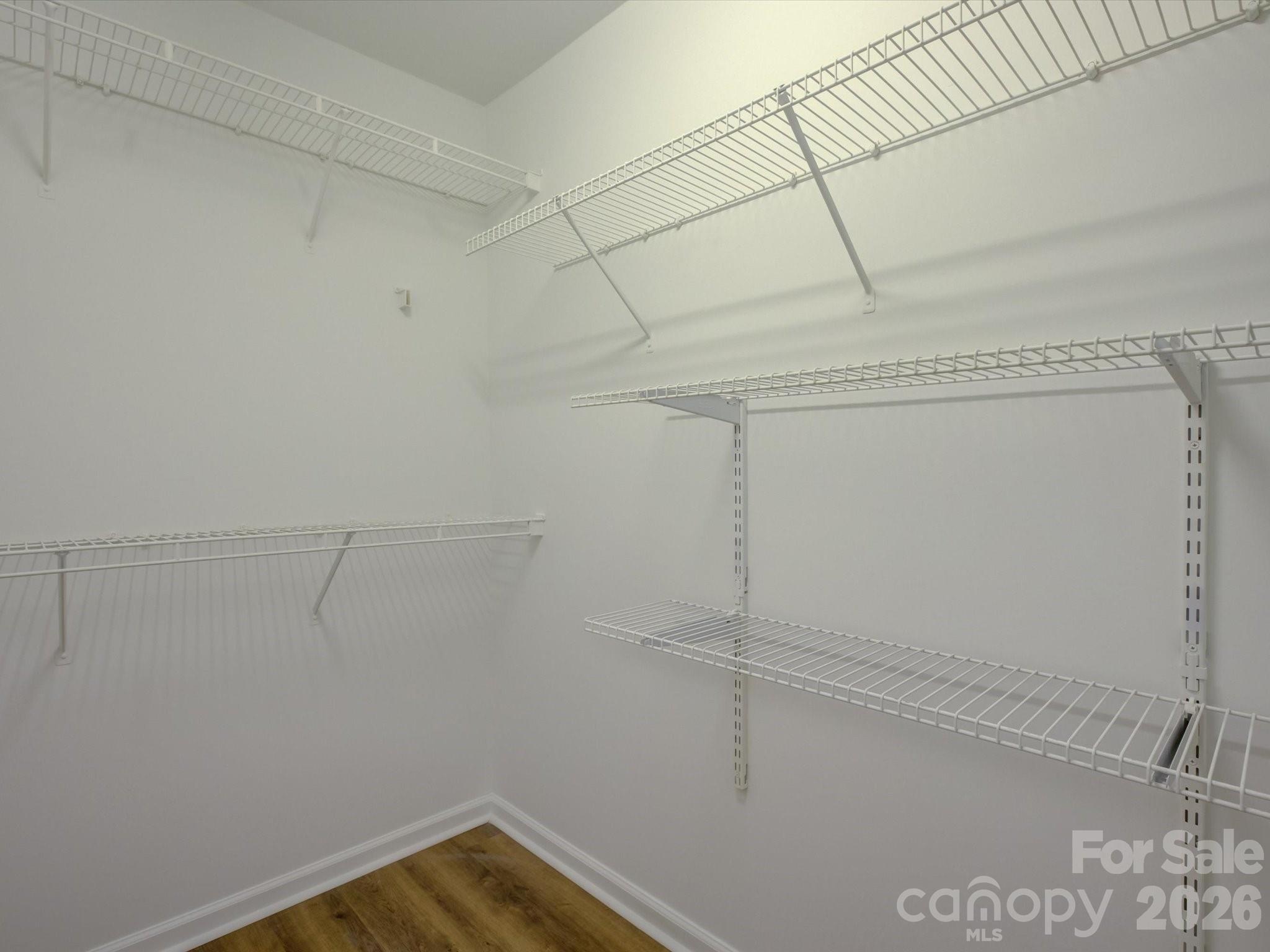 1530 Hollythorne Drive