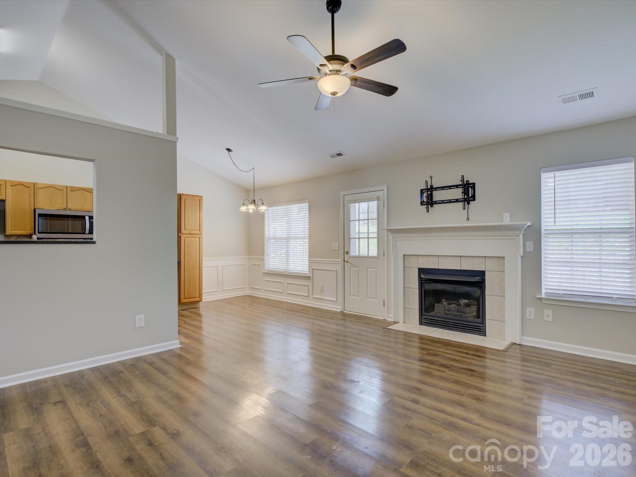 1530 Hollythorne Drive