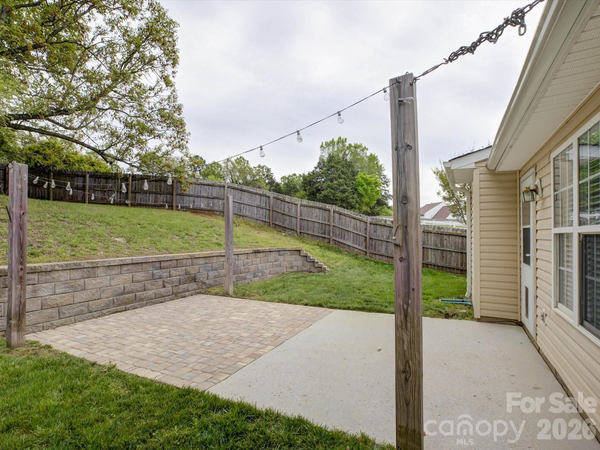 1530 Hollythorne Drive