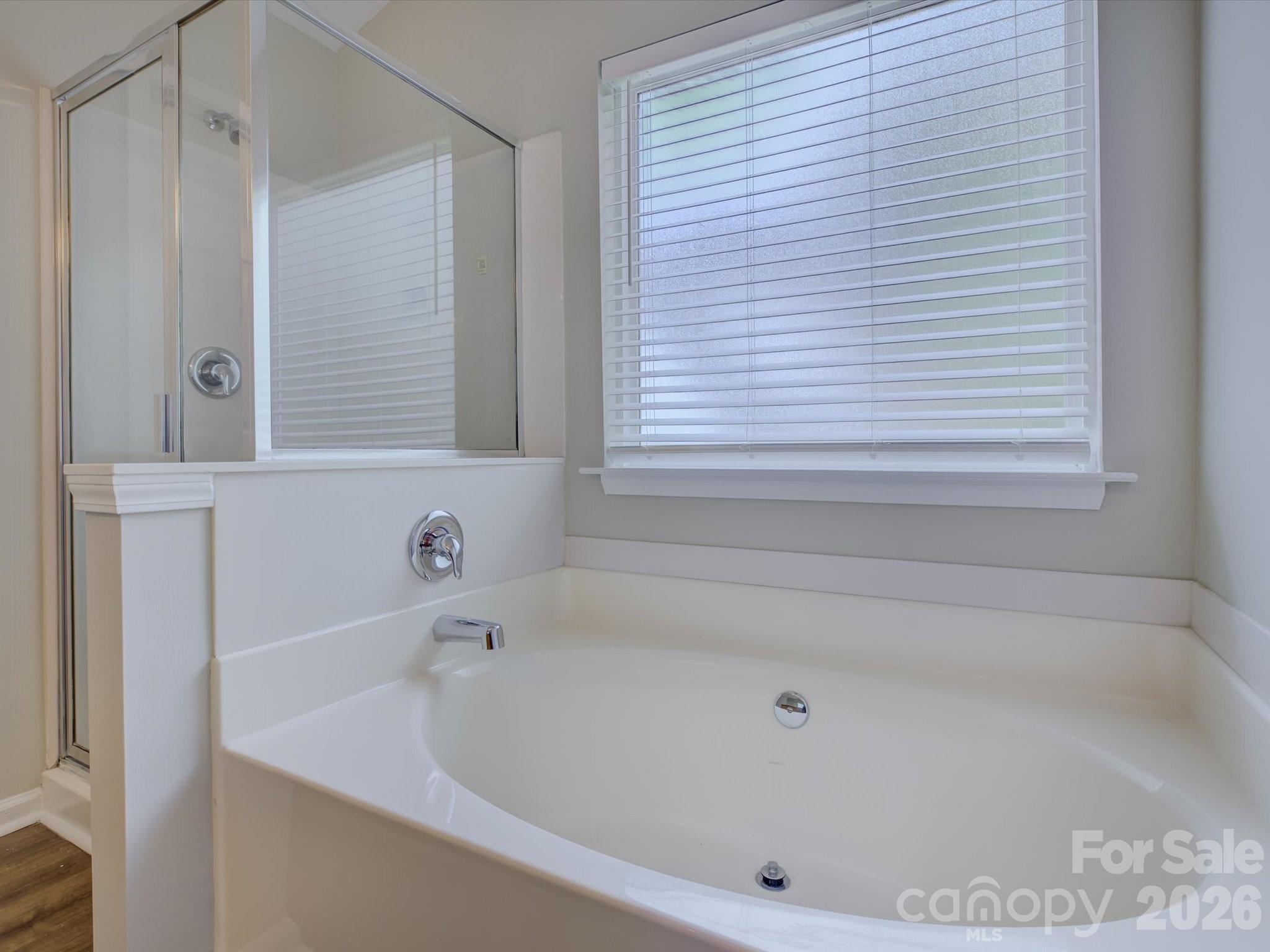 1530 Hollythorne Drive