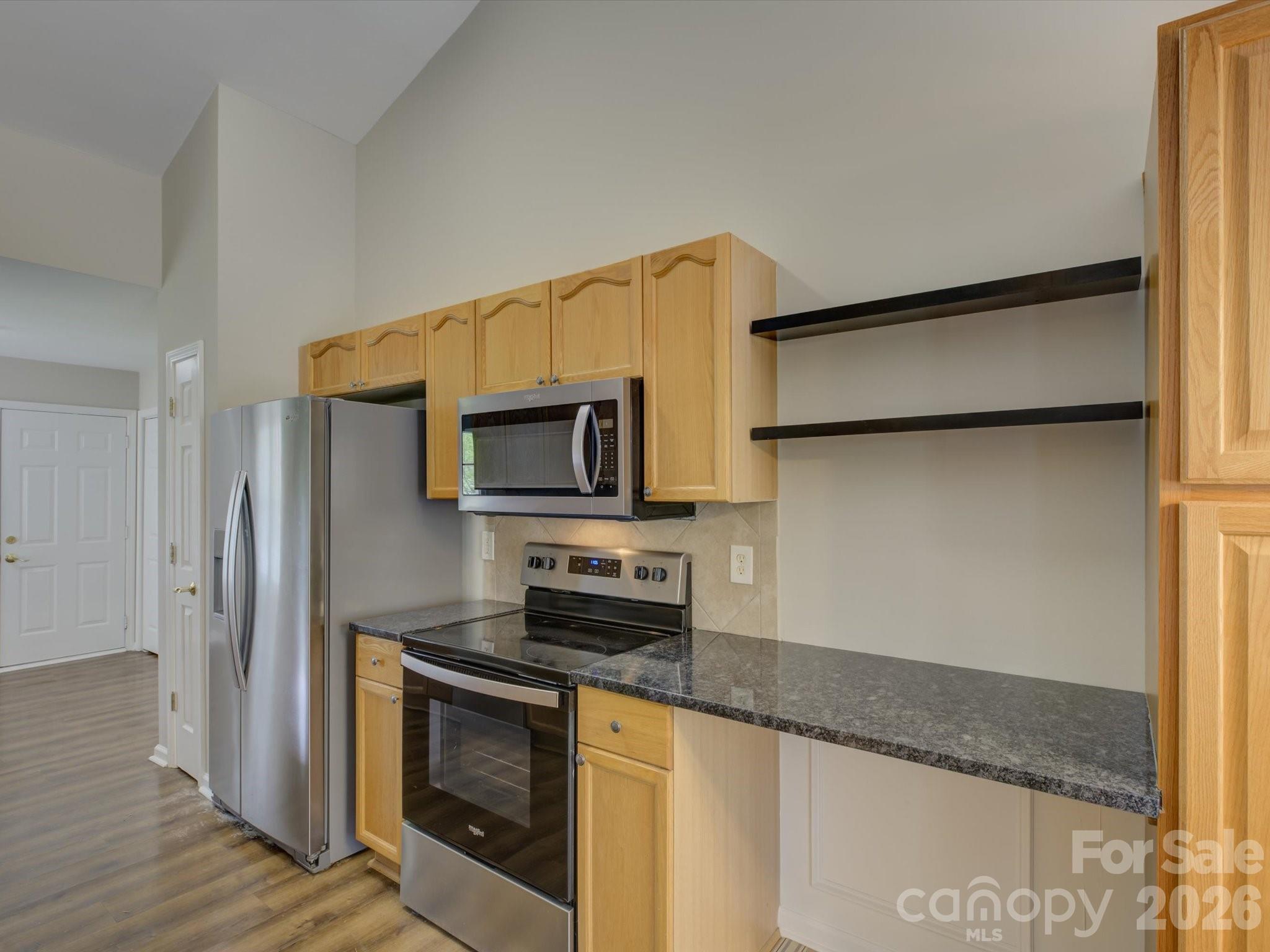 1530 Hollythorne Drive