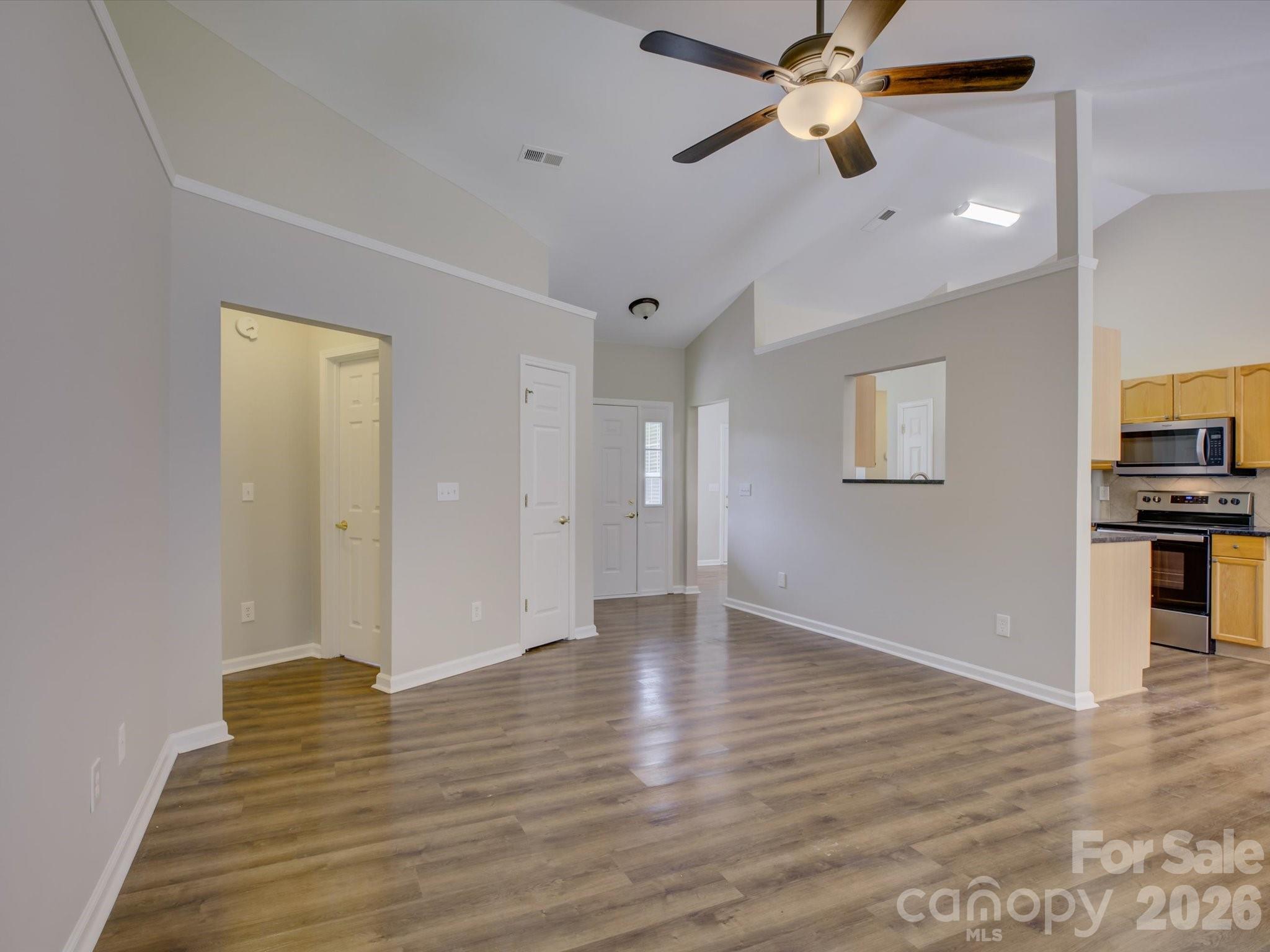 1530 Hollythorne Drive