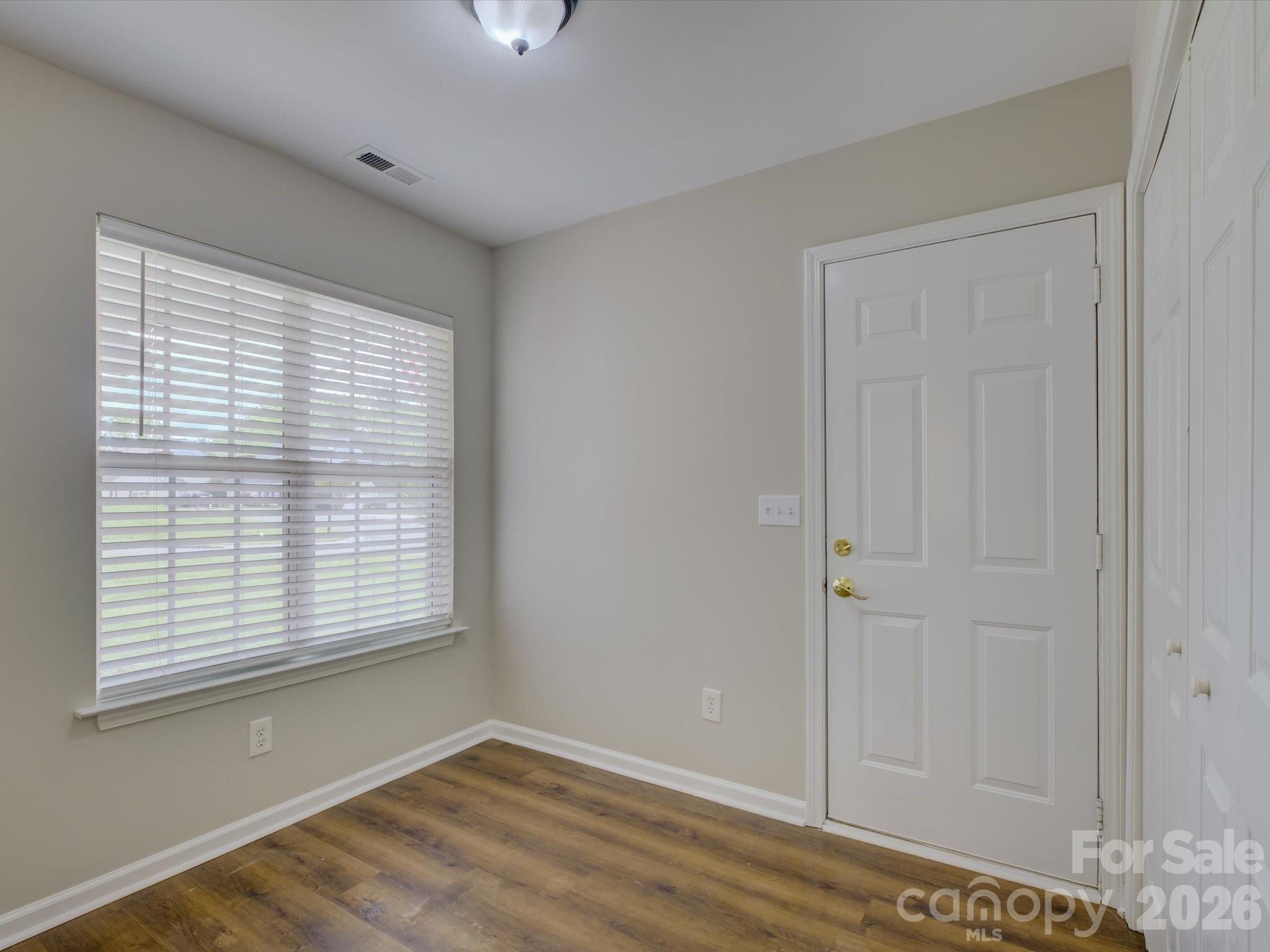 1530 Hollythorne Drive