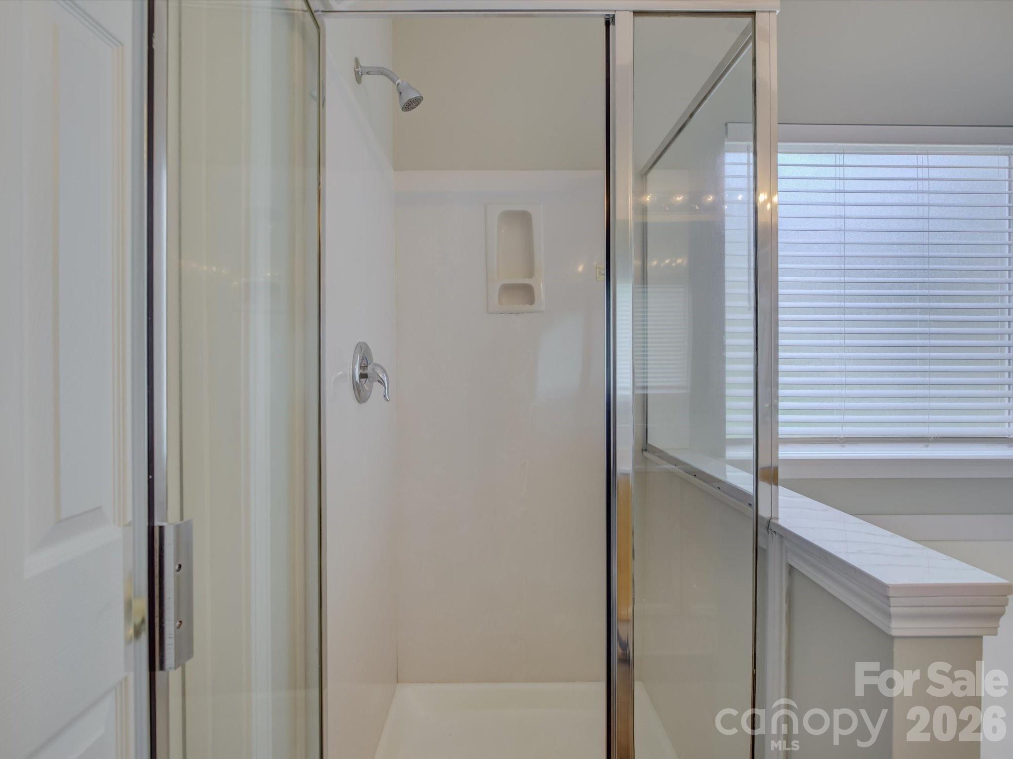 1530 Hollythorne Drive