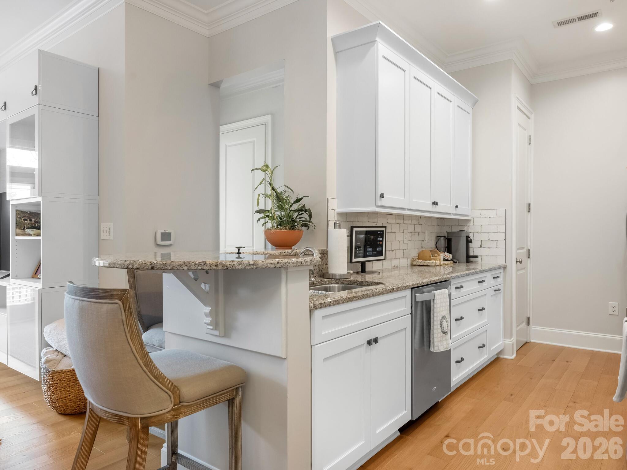 2964 Selwyn Avenue Unit: 209