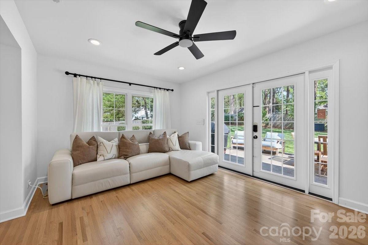 3817 Flowerfield Road