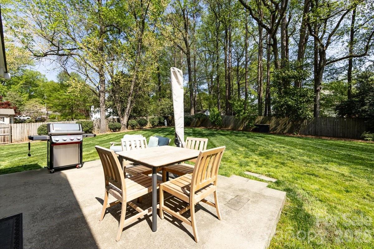 3817 Flowerfield Road