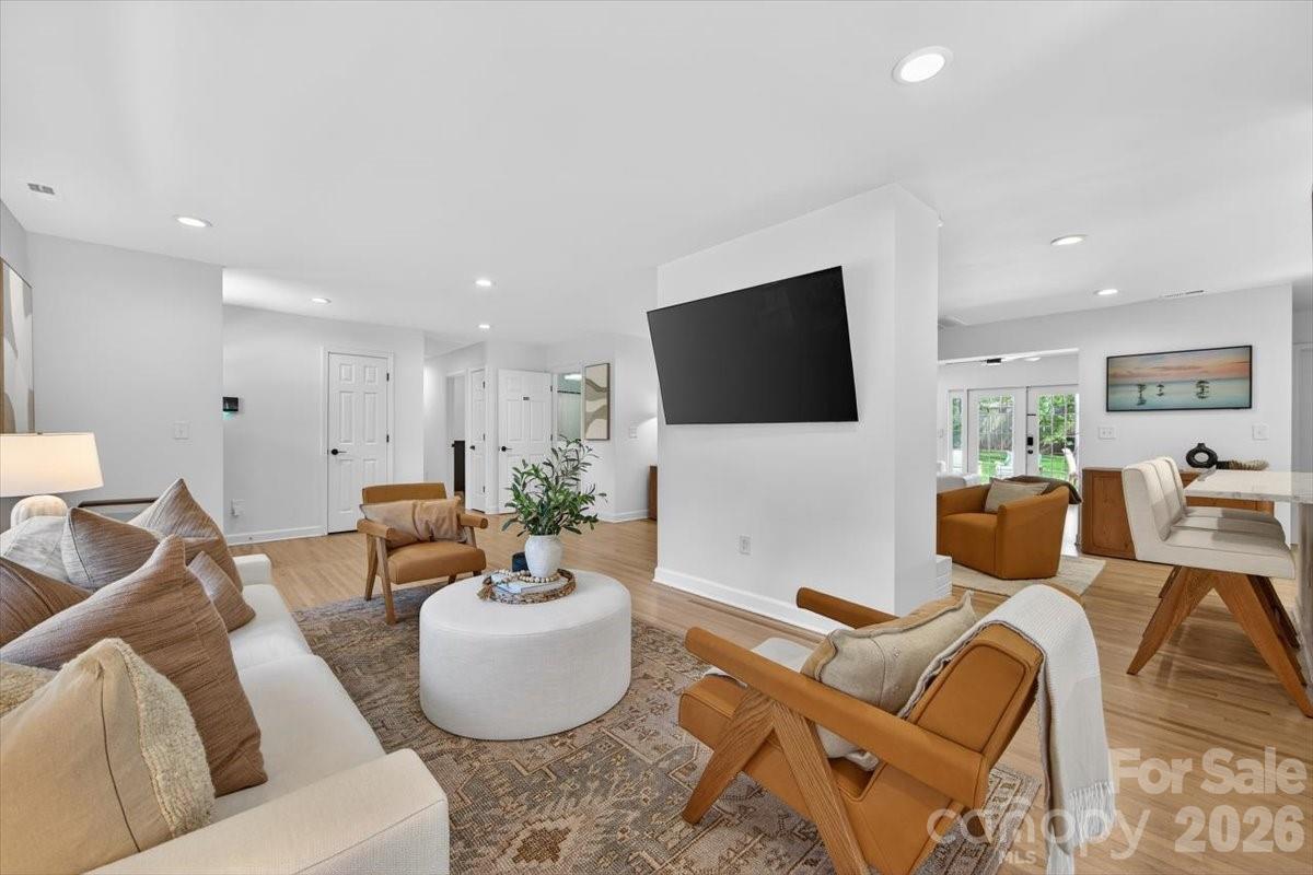 3817 Flowerfield Road