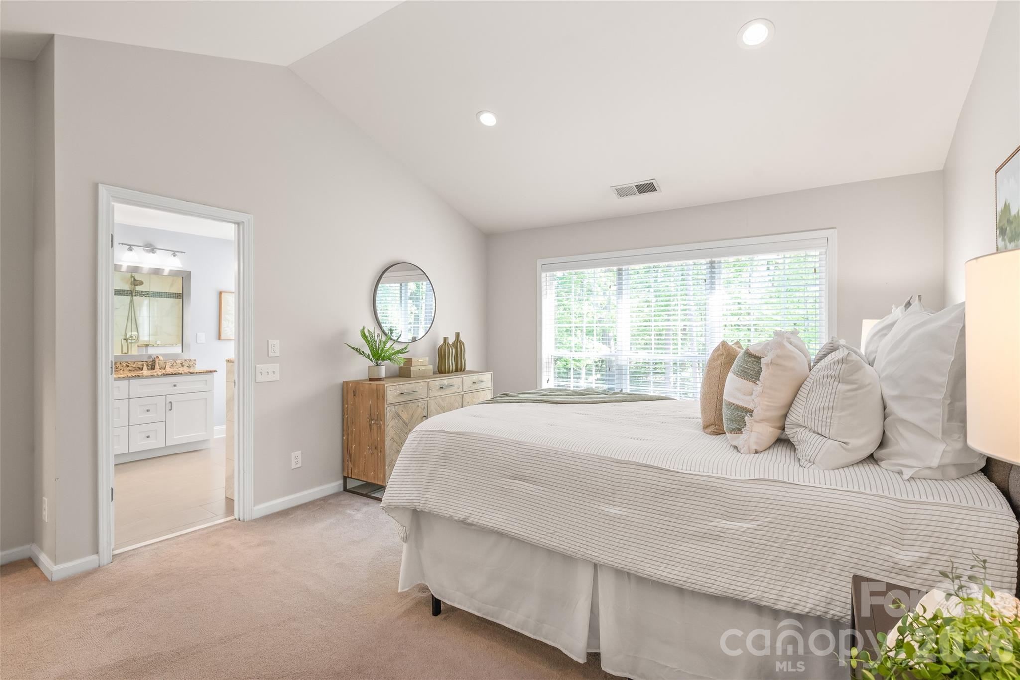 936 Timber Knoll Drive