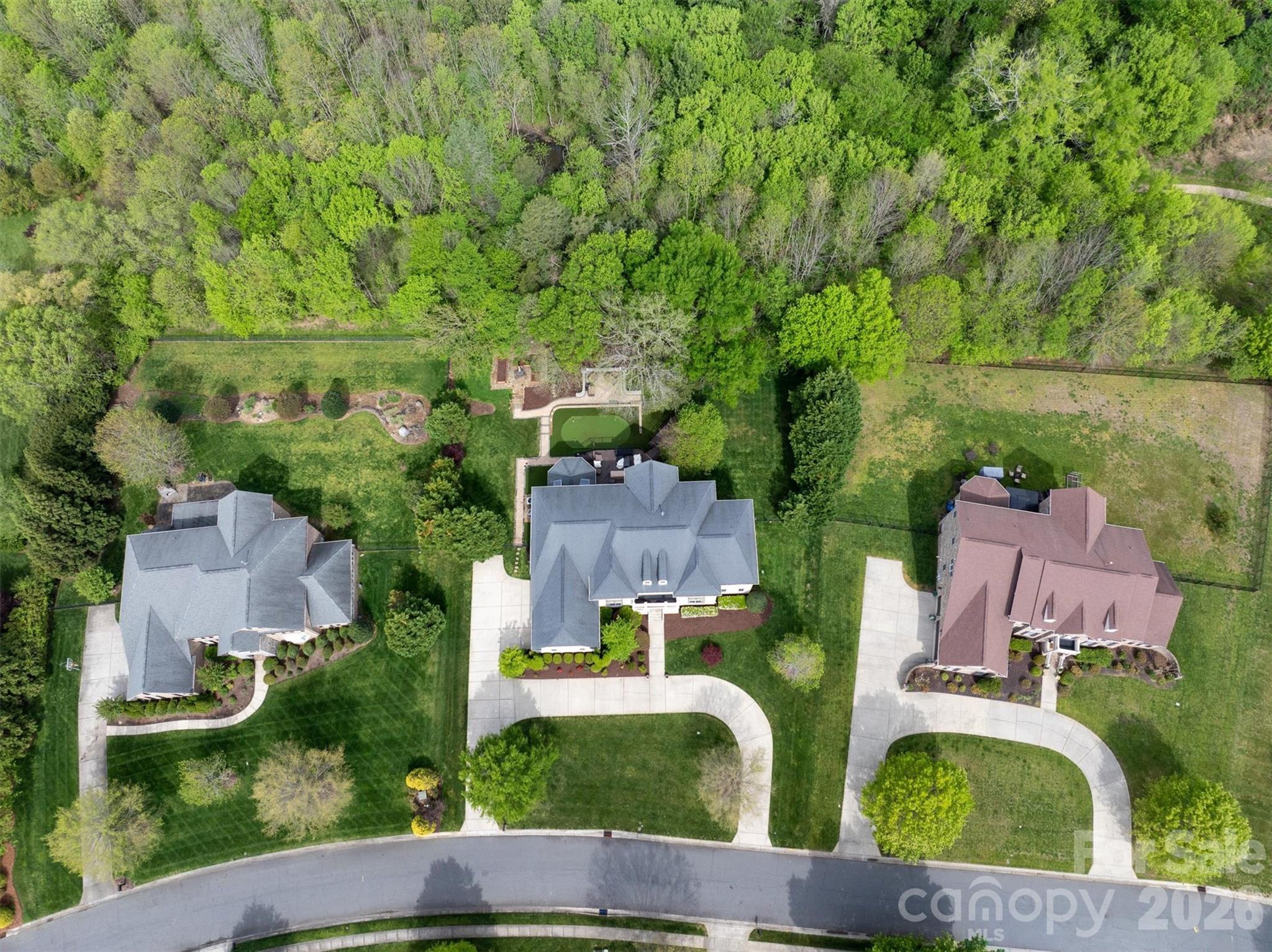 804 Wandering Way Drive