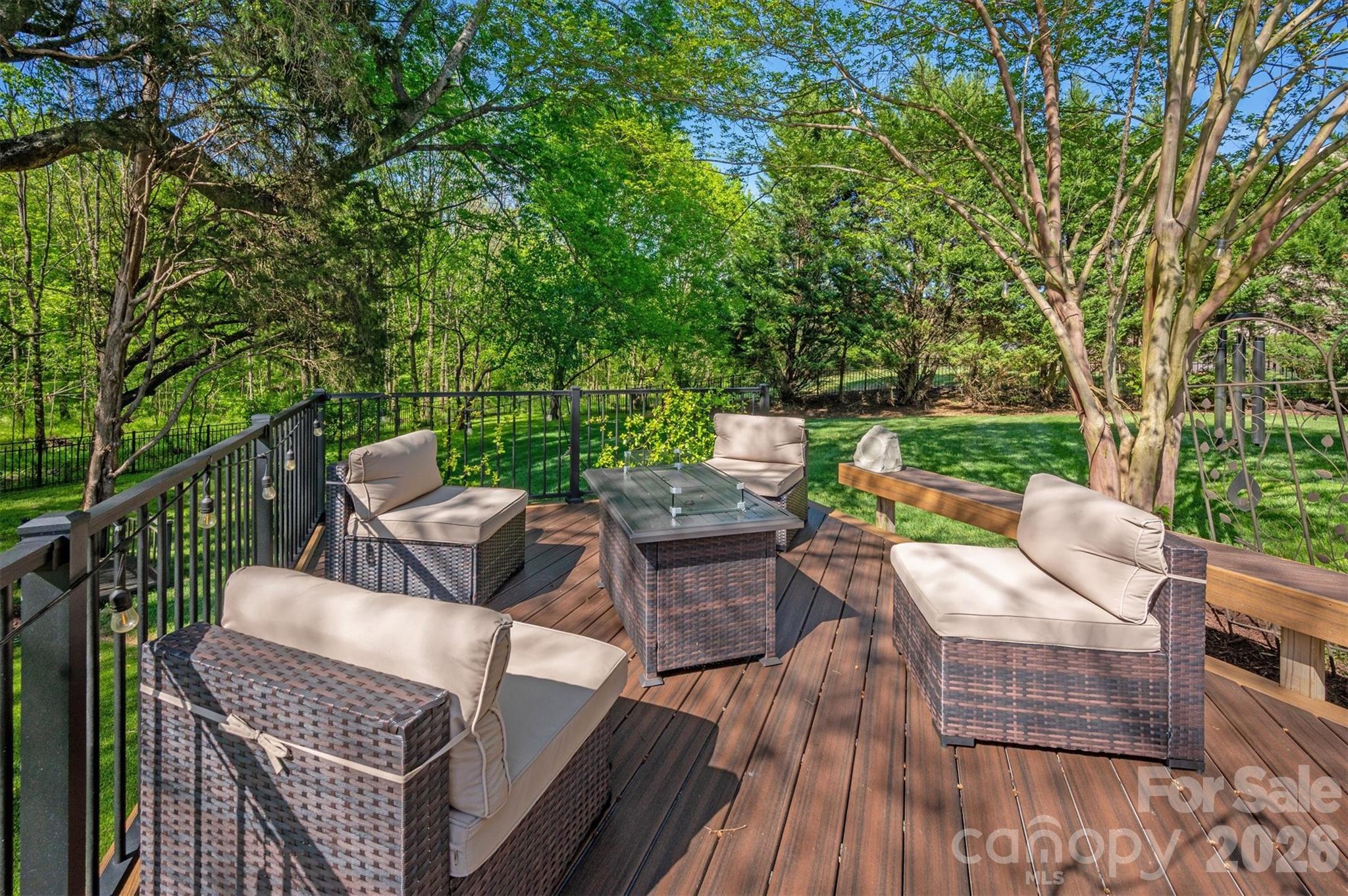 804 Wandering Way Drive