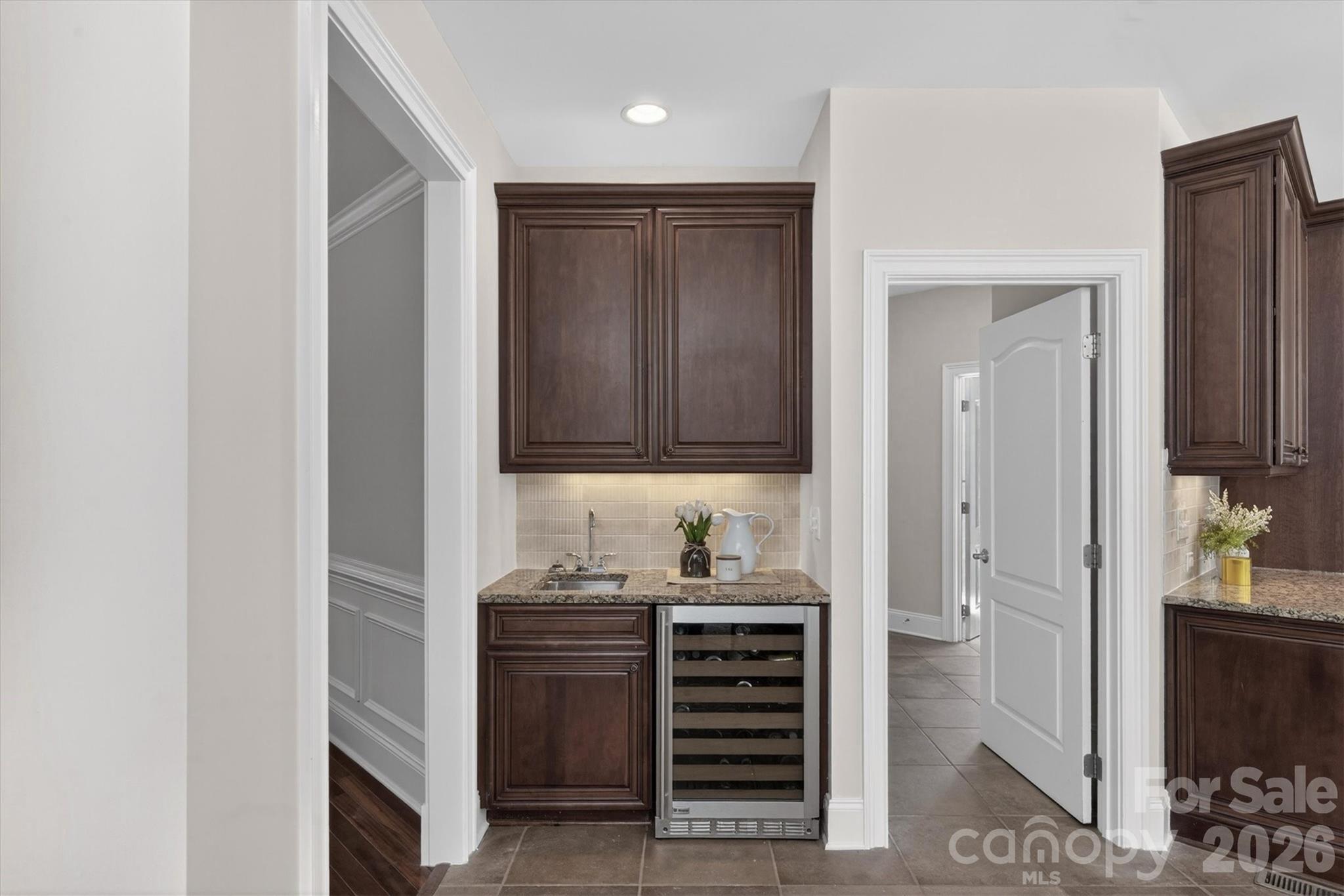 804 Wandering Way Drive