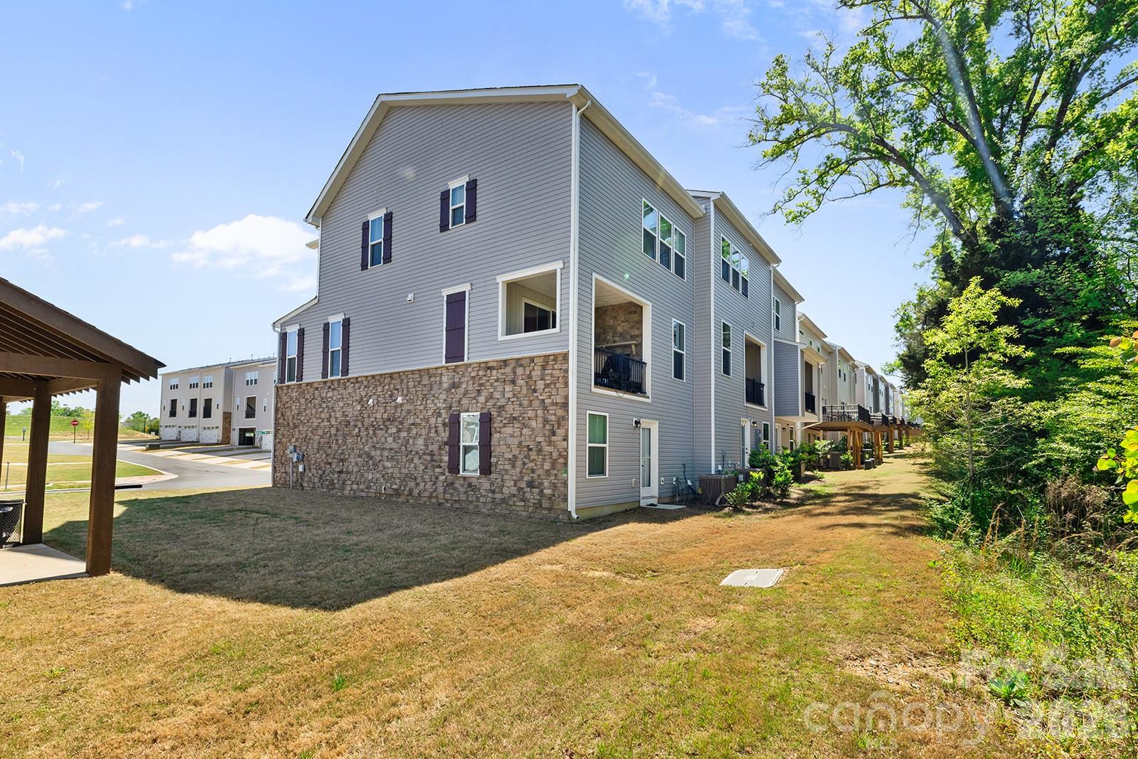 9866 Oaklawn Boulevard NW