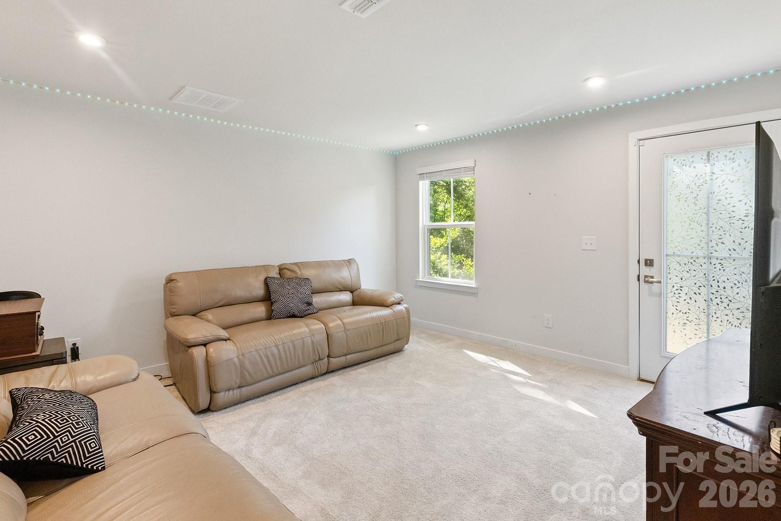 9866 Oaklawn Boulevard NW