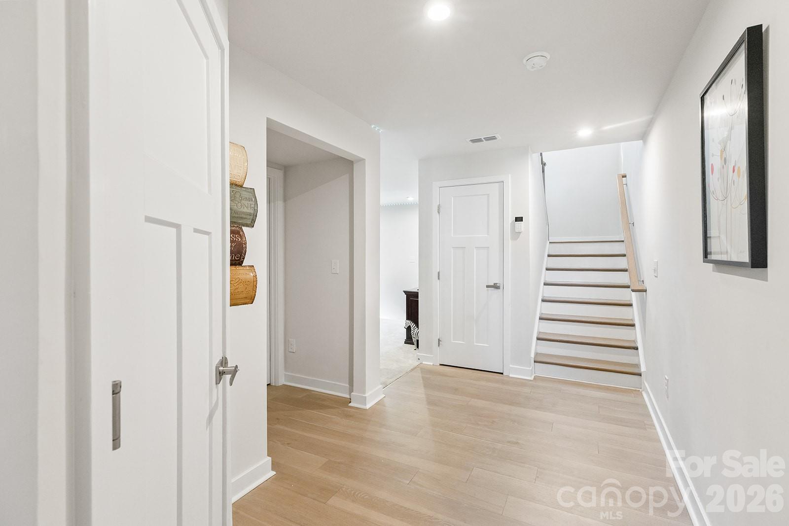 9866 Oaklawn Boulevard NW