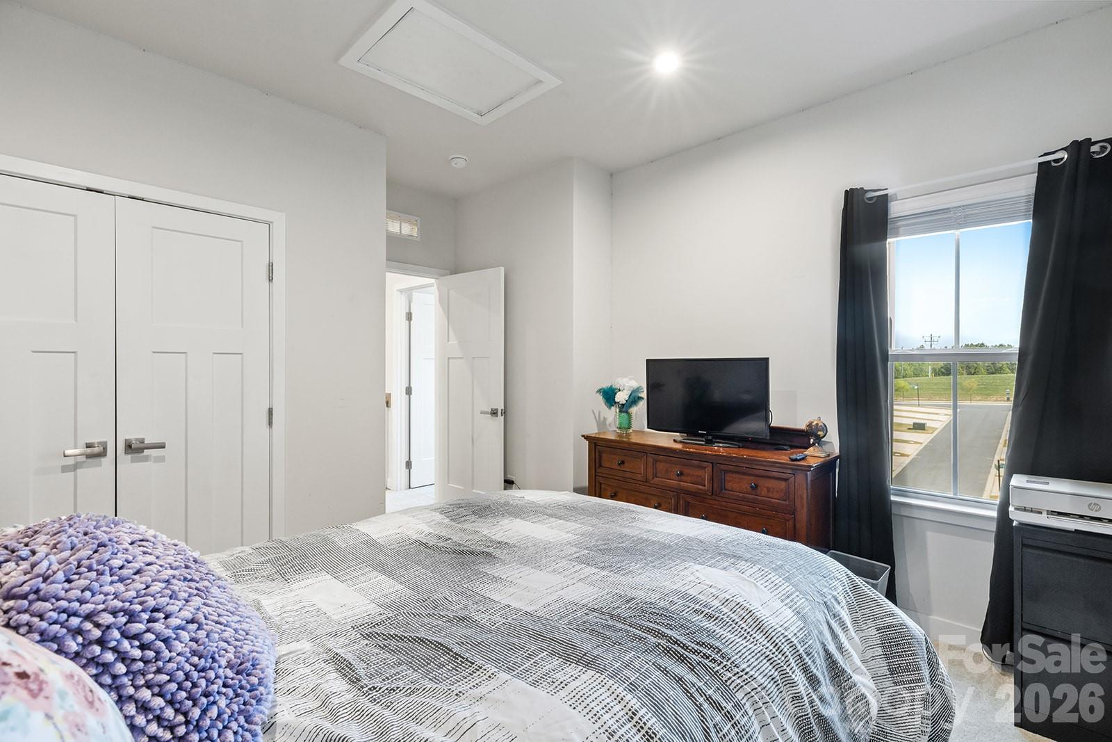 9866 Oaklawn Boulevard NW