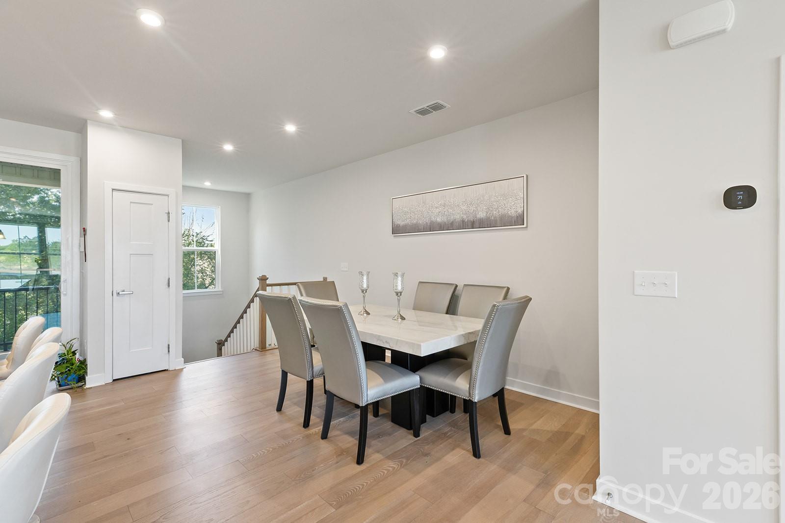 9866 Oaklawn Boulevard NW