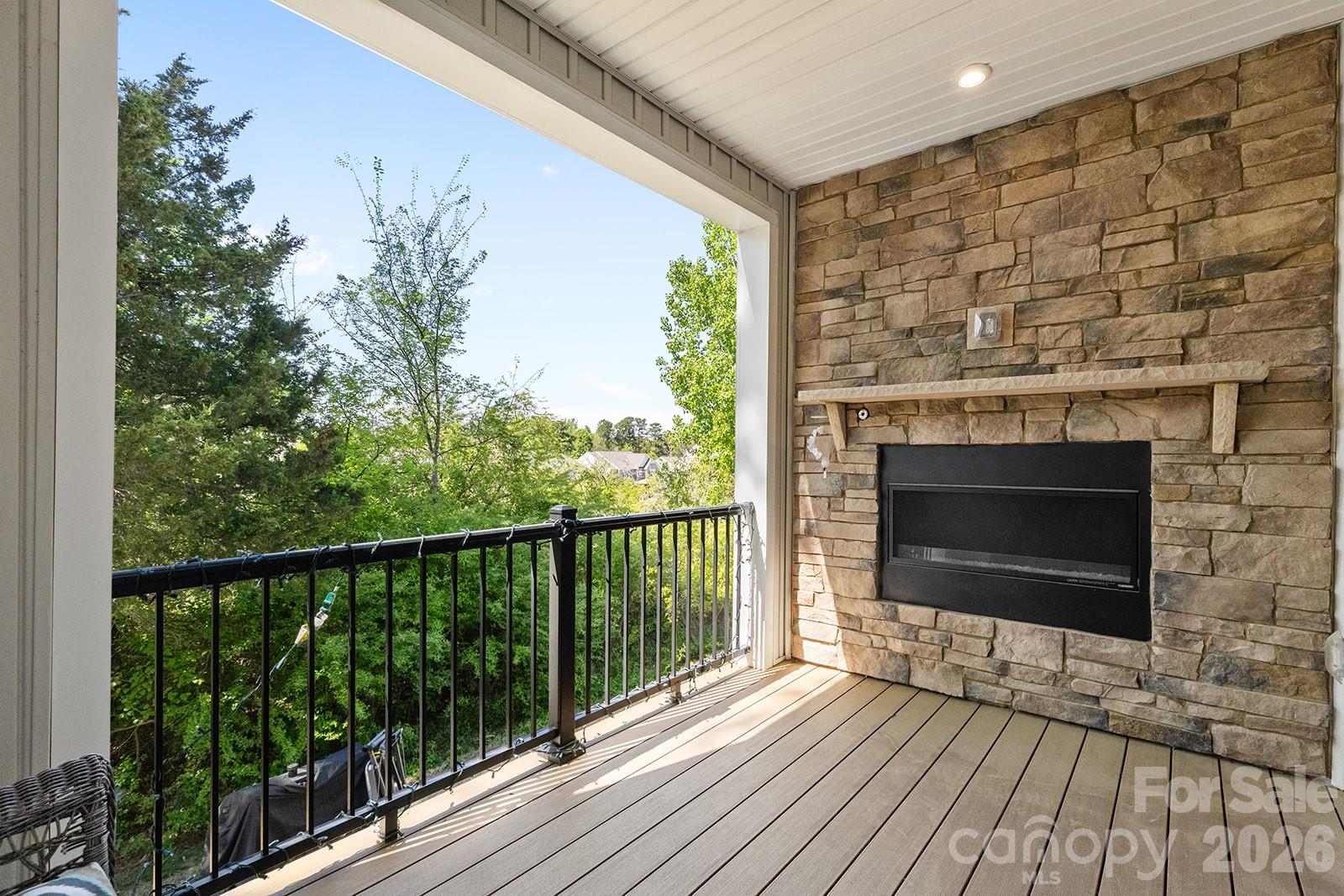 9866 Oaklawn Boulevard NW