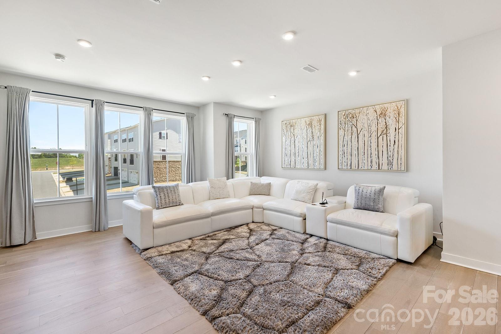 9866 Oaklawn Boulevard NW