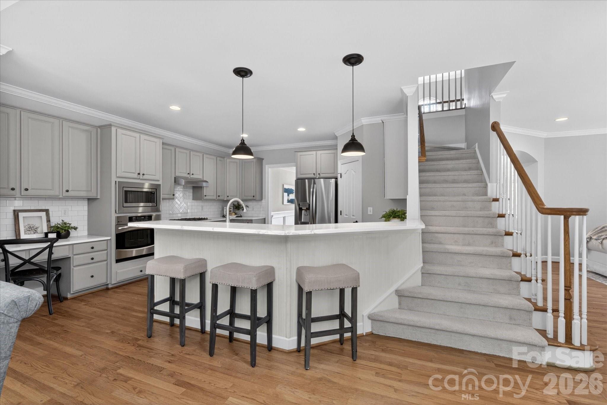 8700 Edgewater Court