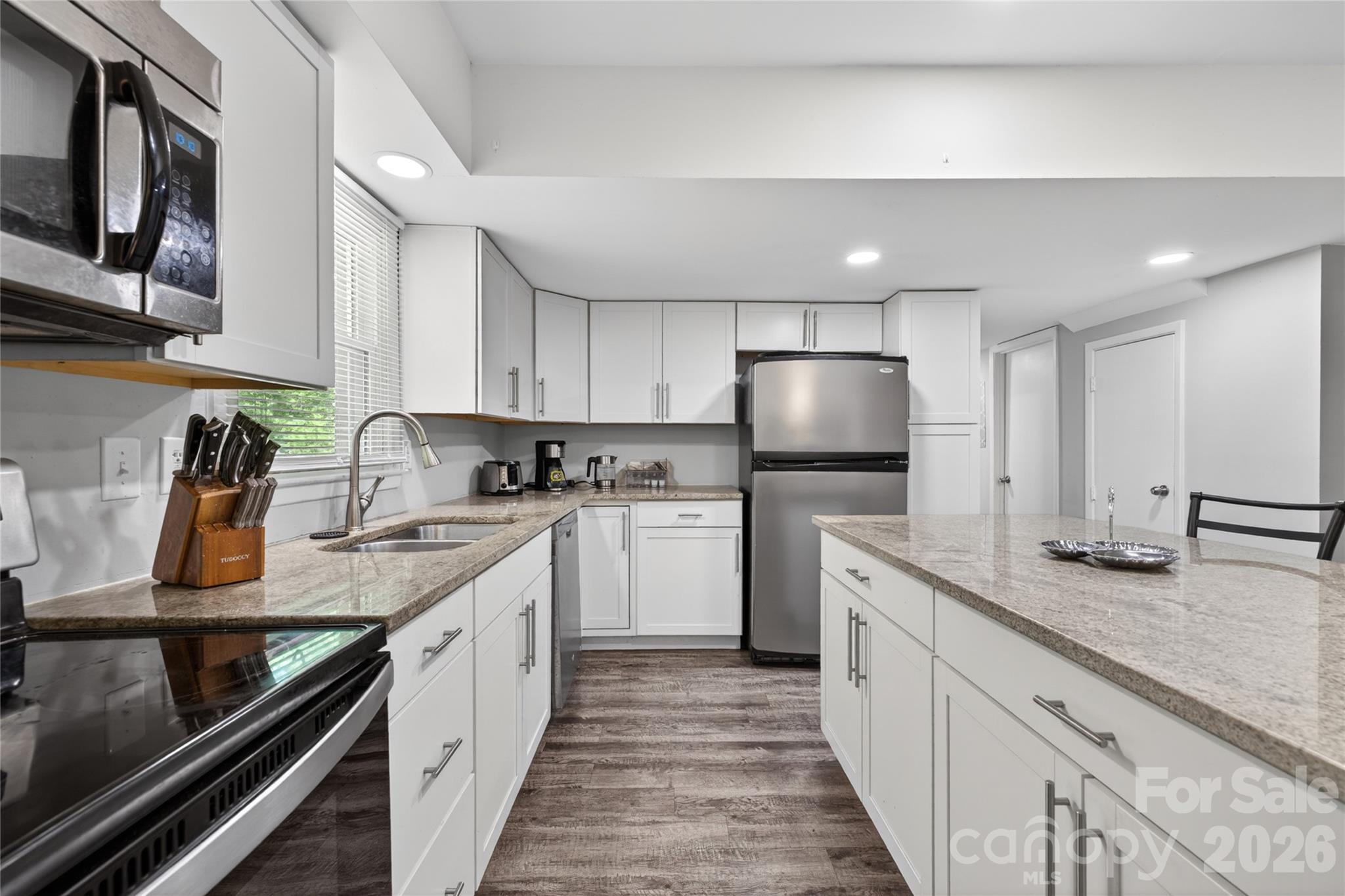 5200 Barrington Drive