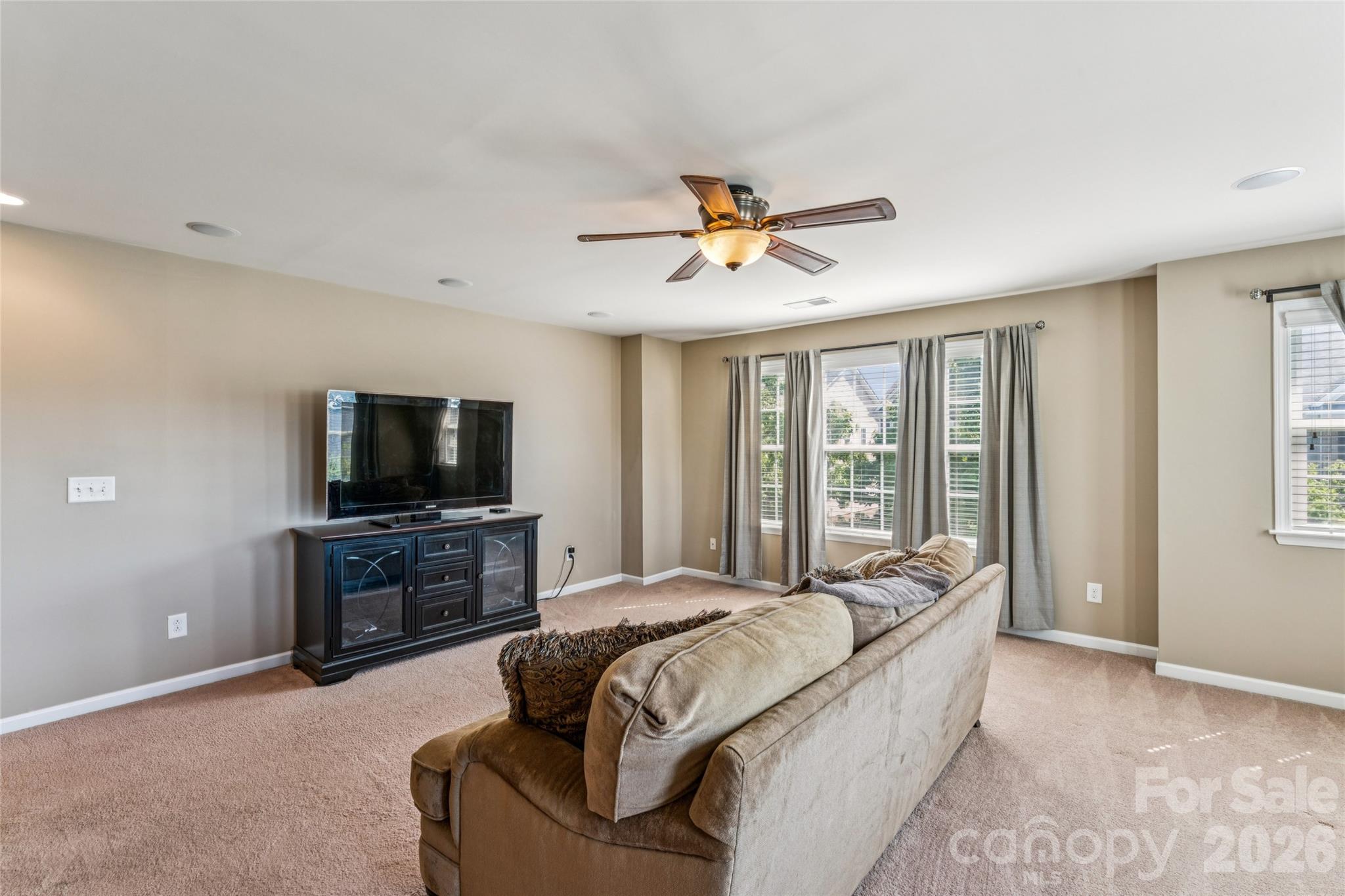 8211 Viewpoint Lane