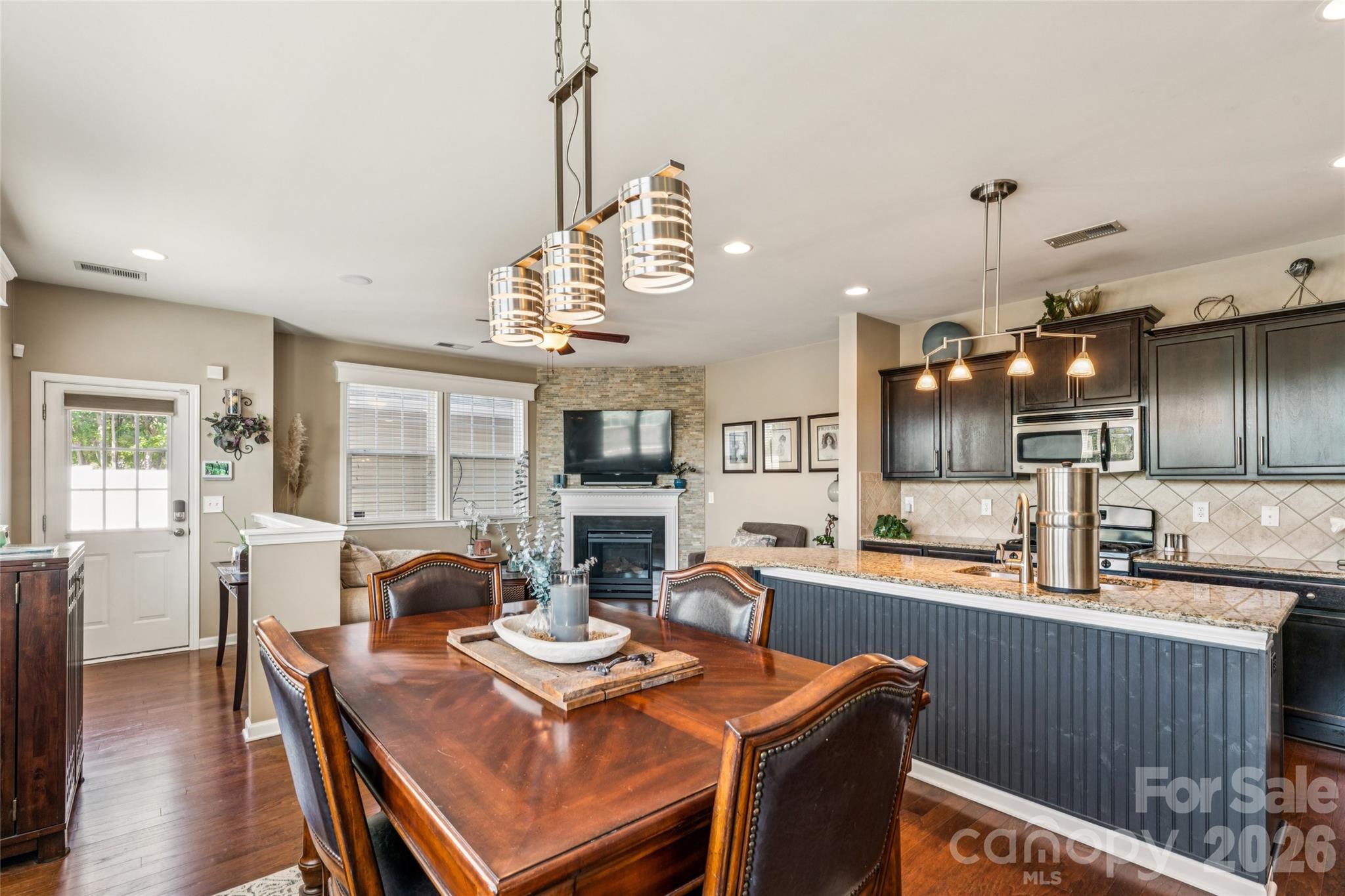 8211 Viewpoint Lane