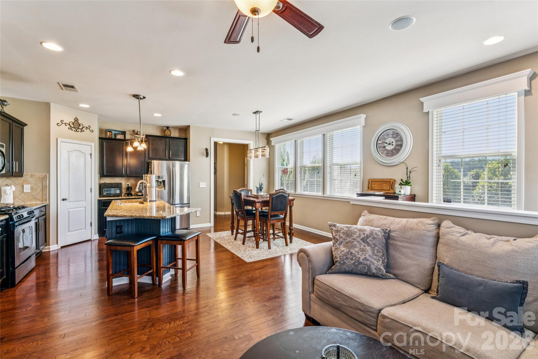 8211 Viewpoint Lane