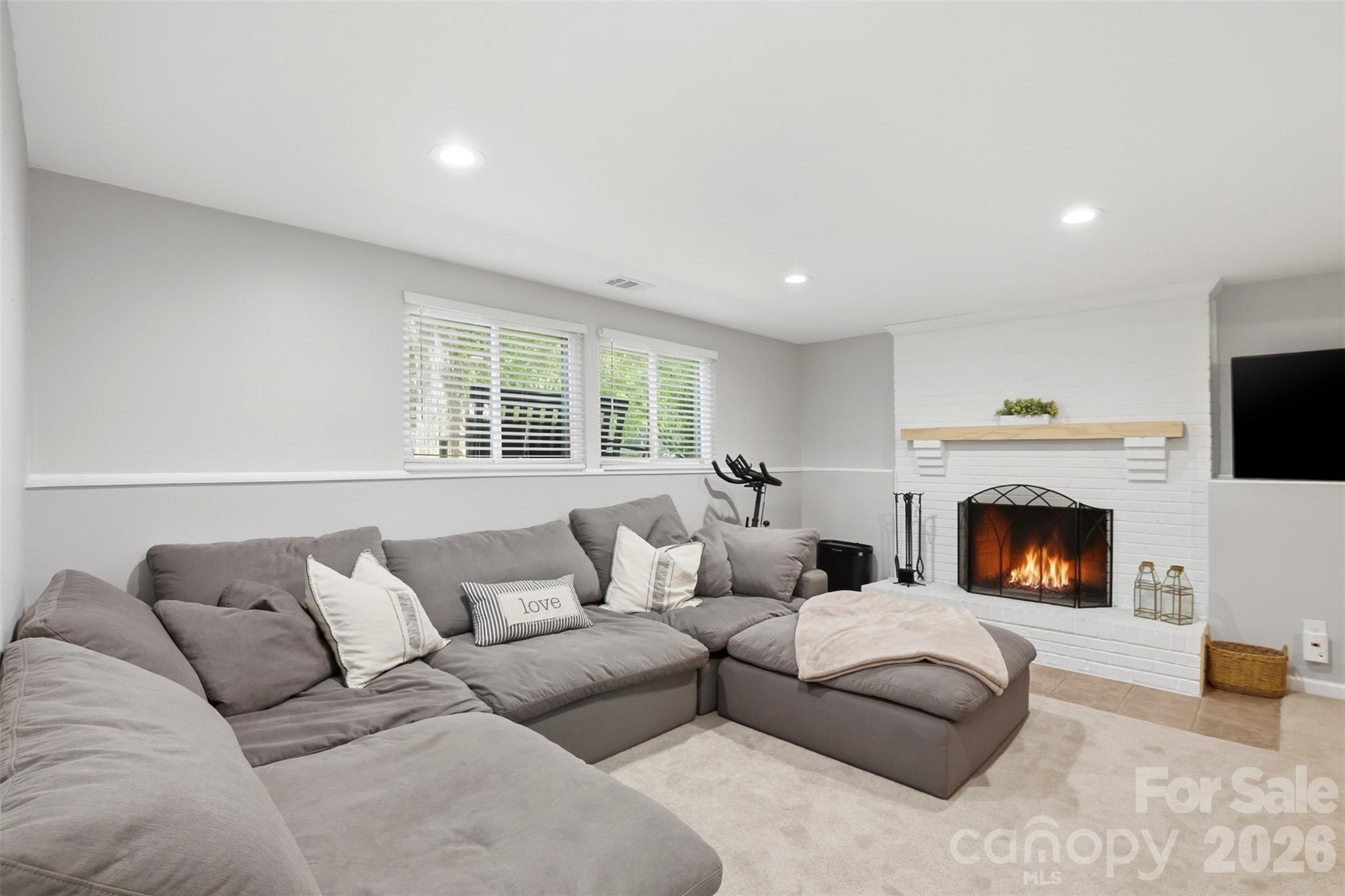 6723 Rollingridge Drive