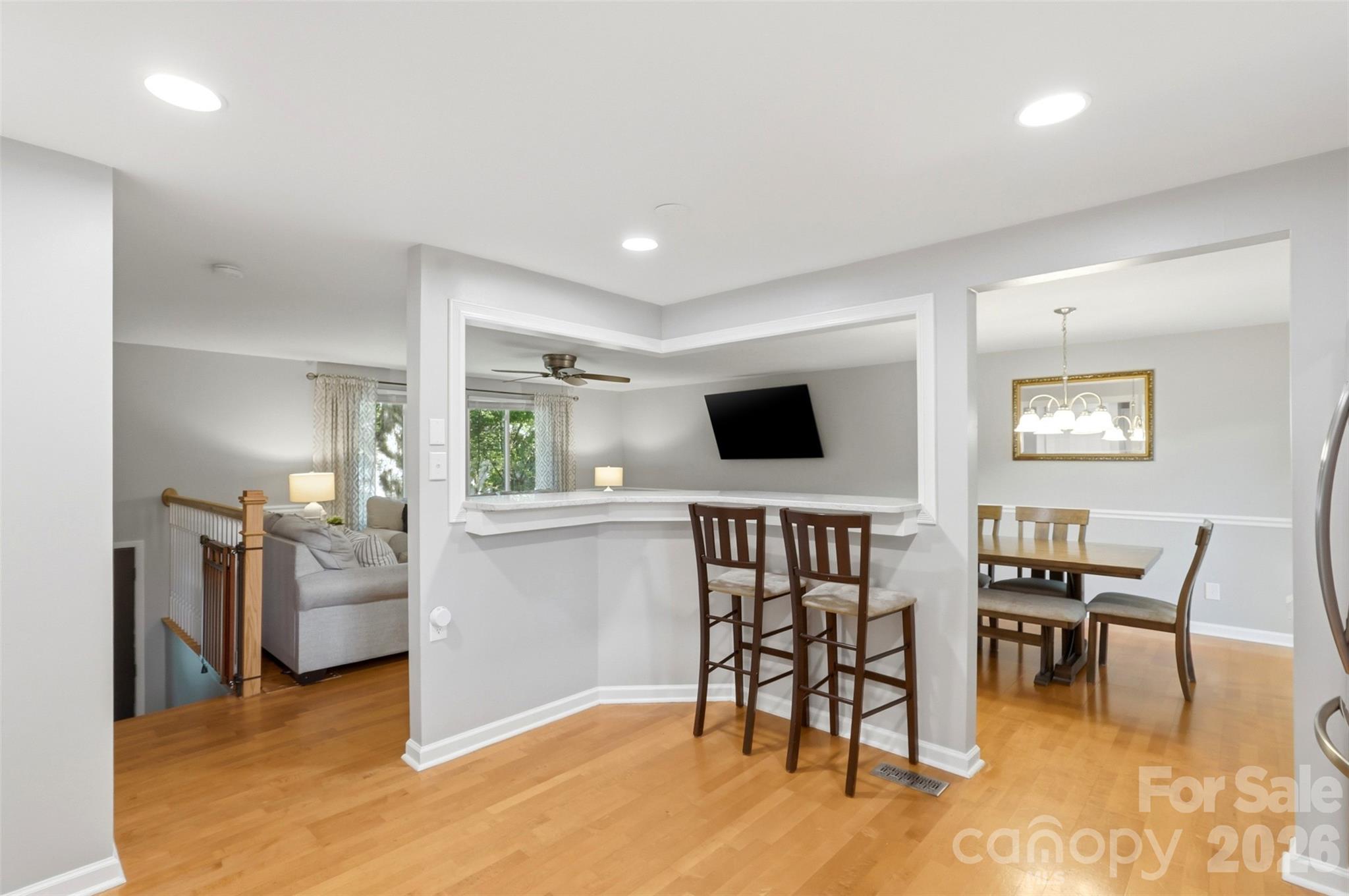 6723 Rollingridge Drive