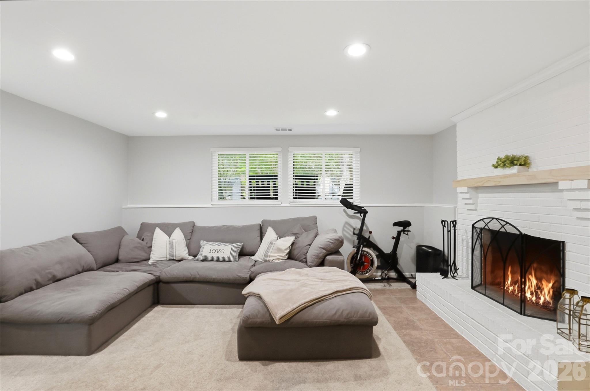6723 Rollingridge Drive