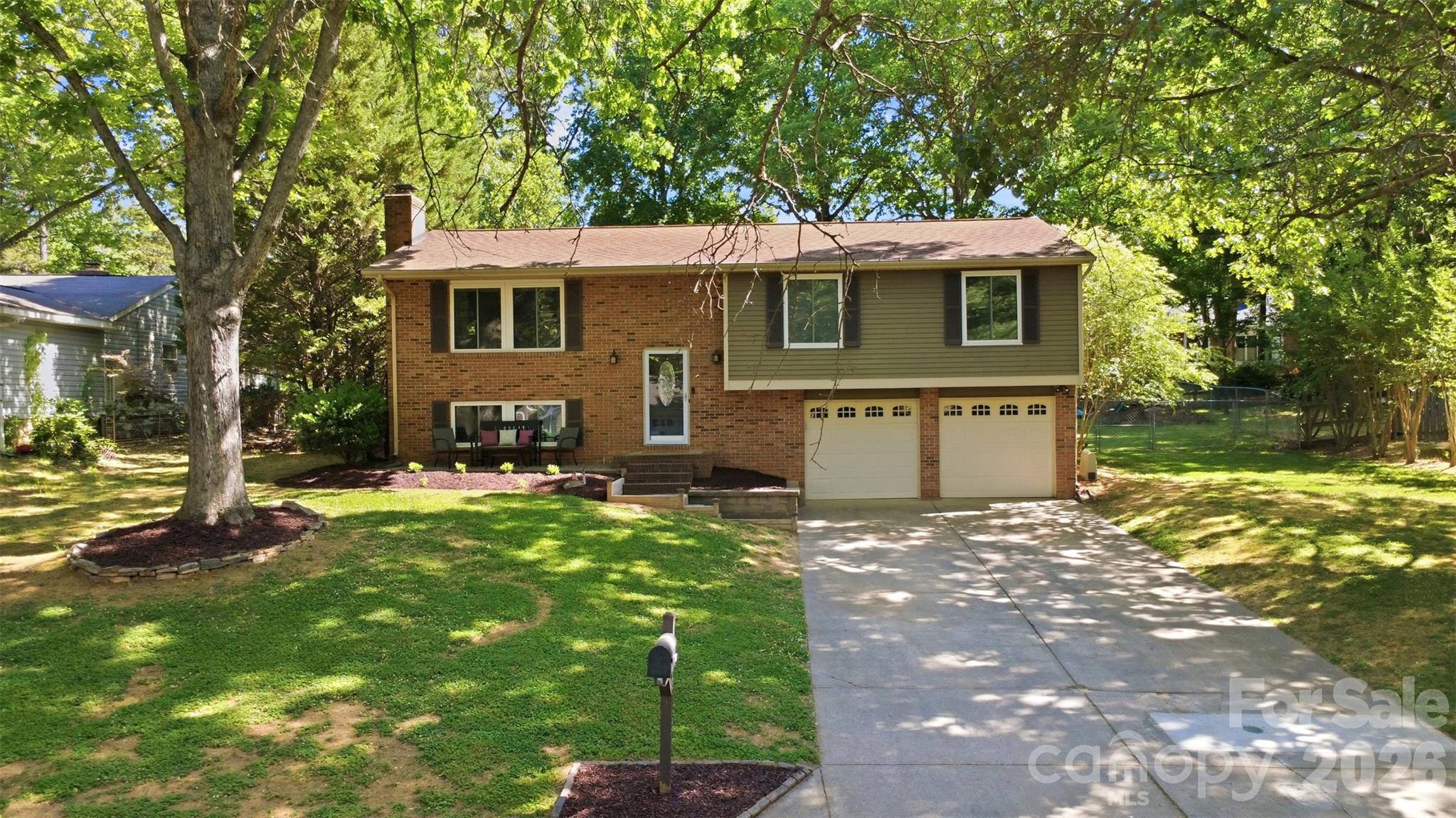 6723 Rollingridge Drive